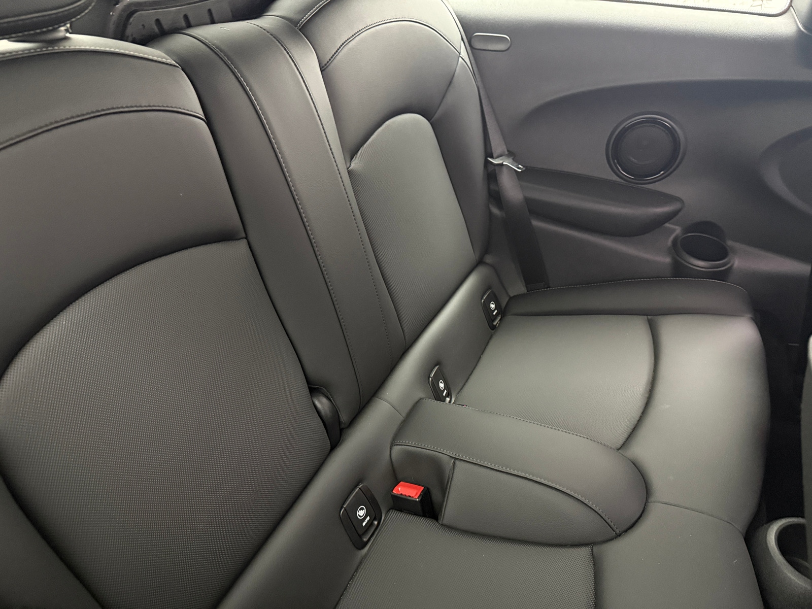 Thumbnail: 2022 MINI Cooper Hardtop - 5