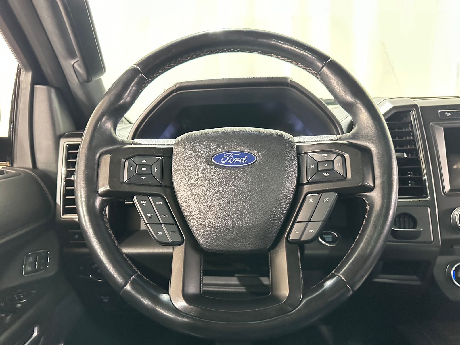 Thumbnail: 2018 Ford Expedition - 4