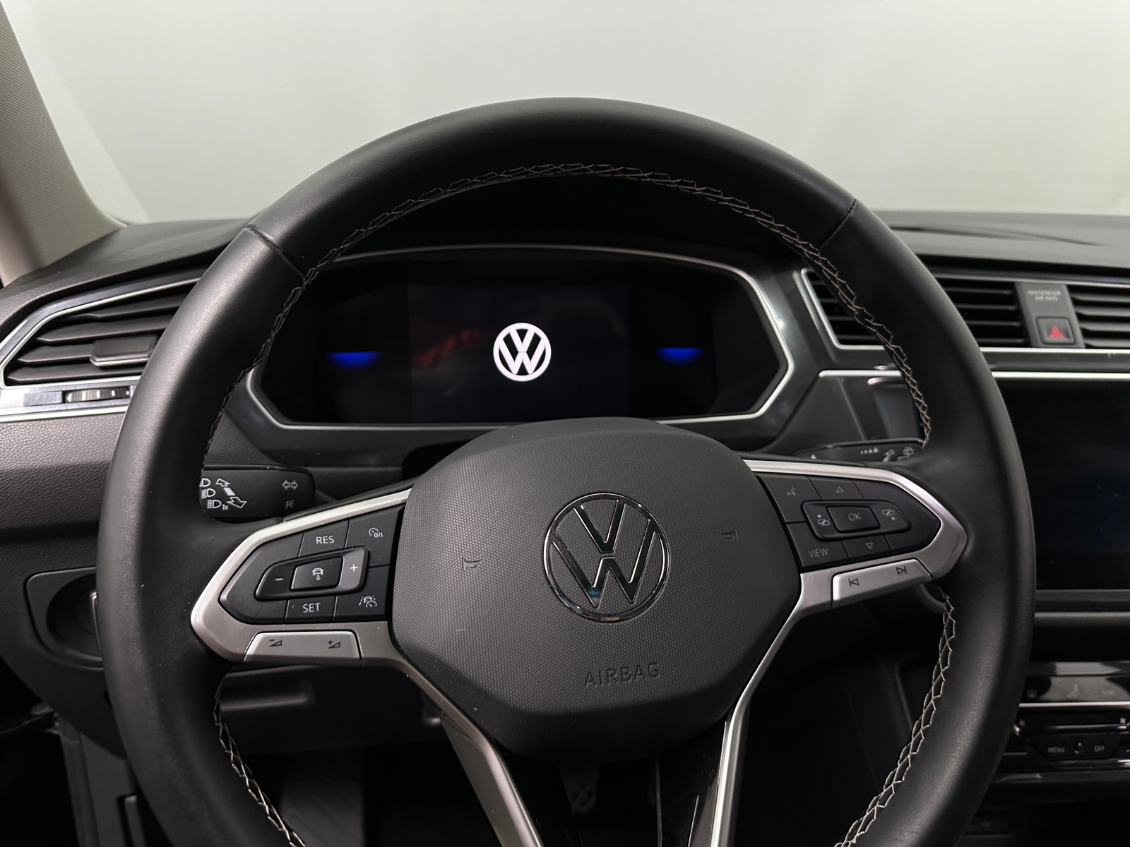 Thumbnail: 2024 Volkswagen Tiguan - 4