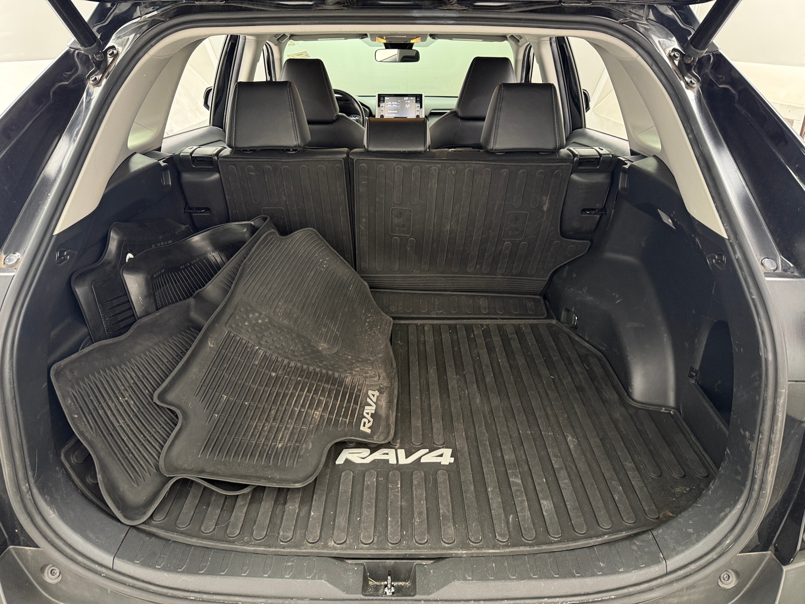 Thumbnail: 2019 Toyota RAV4 - 6