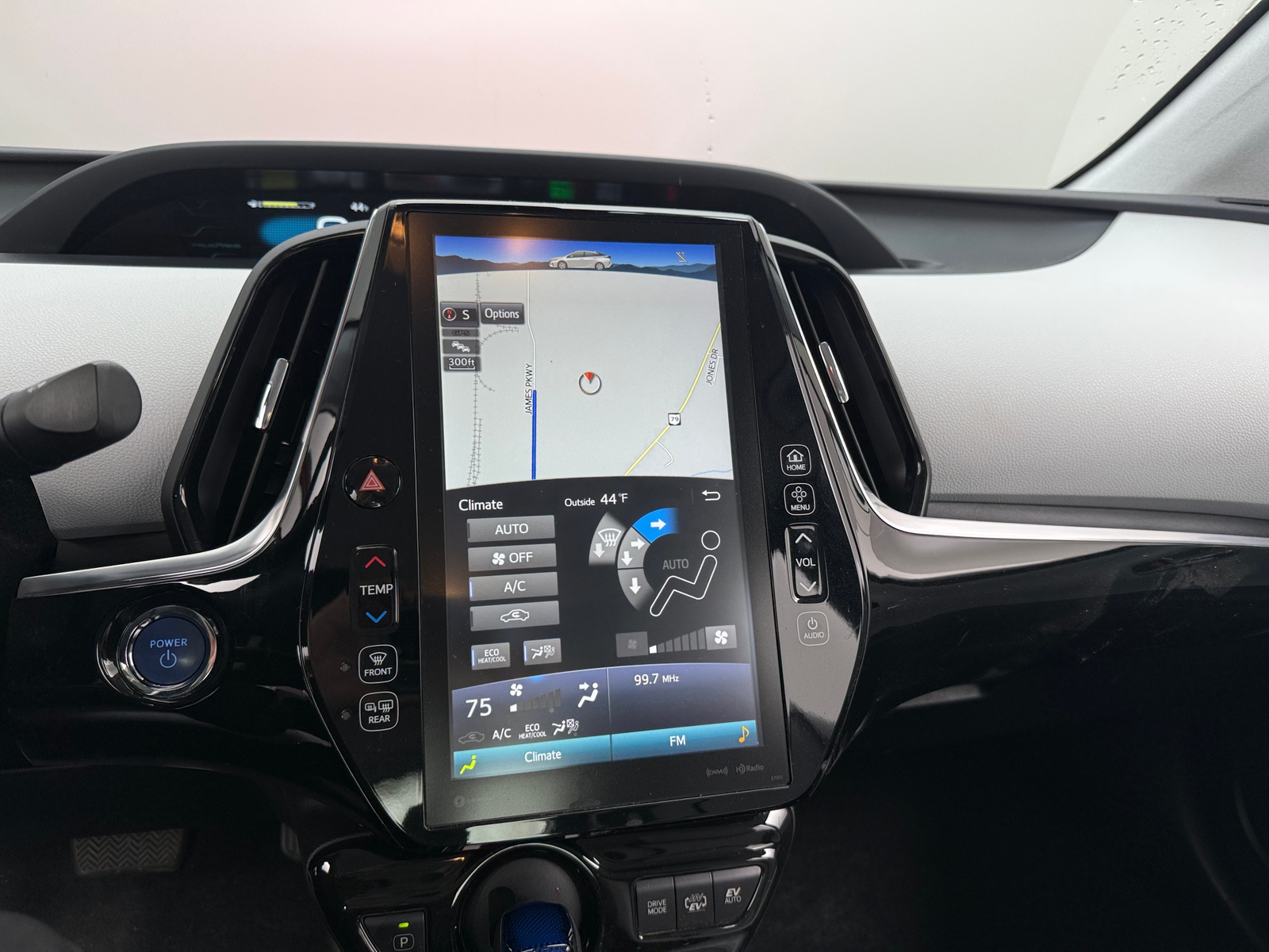 Thumbnail: 2018 Toyota Prius Prime - 3