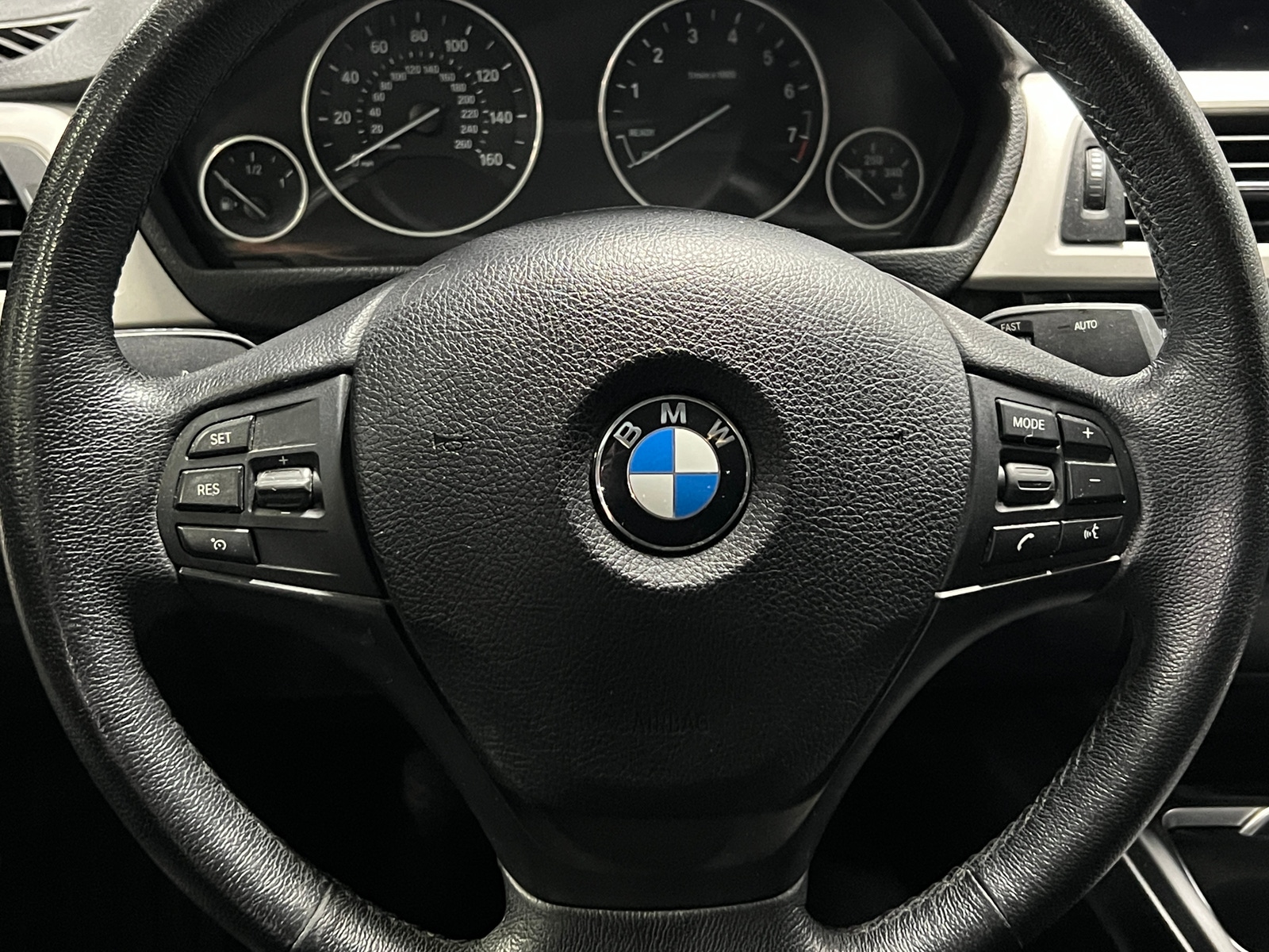 Thumbnail: 2018 BMW 3 Series - 4