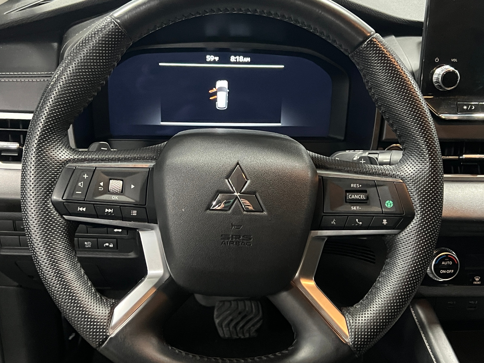 Thumbnail: 2023 Mitsubishi Outlander - 4