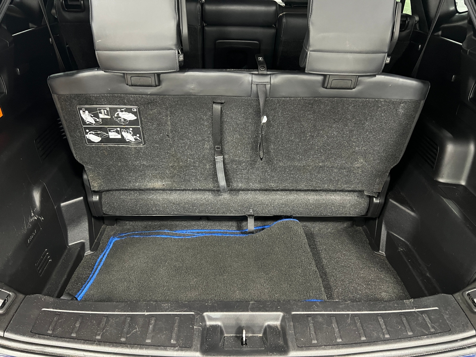 Thumbnail: 2023 Mitsubishi Outlander - 6