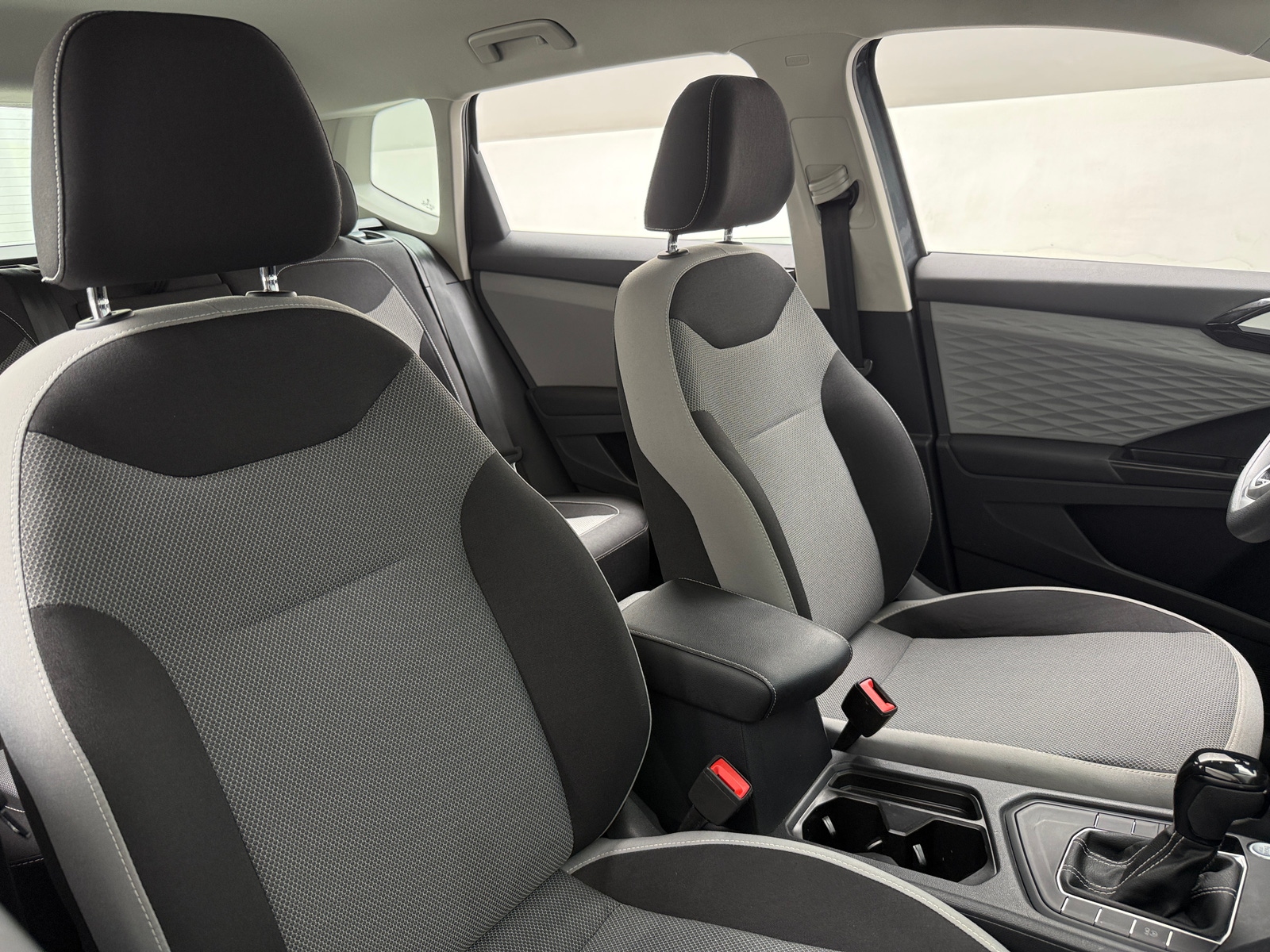 Thumbnail: 2022 Volkswagen Taos - 2