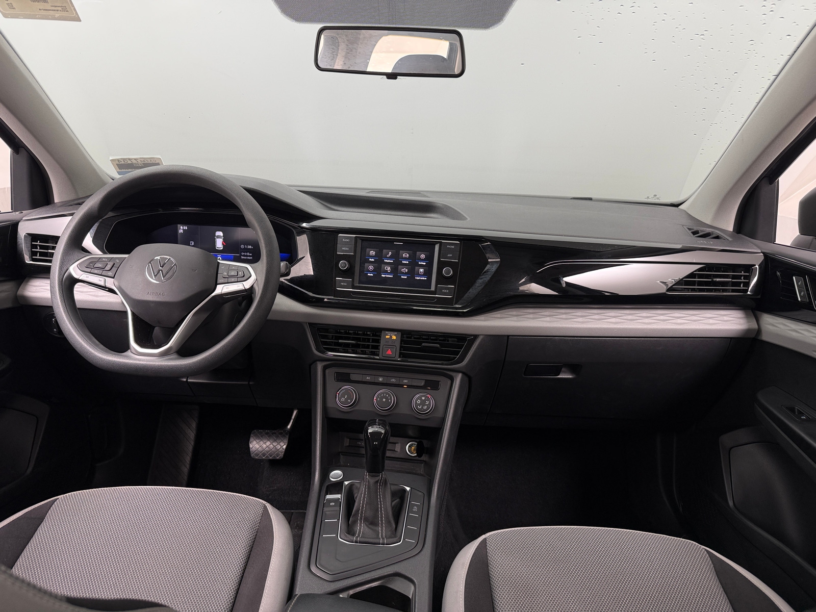 Thumbnail: 2022 Volkswagen Taos - 3