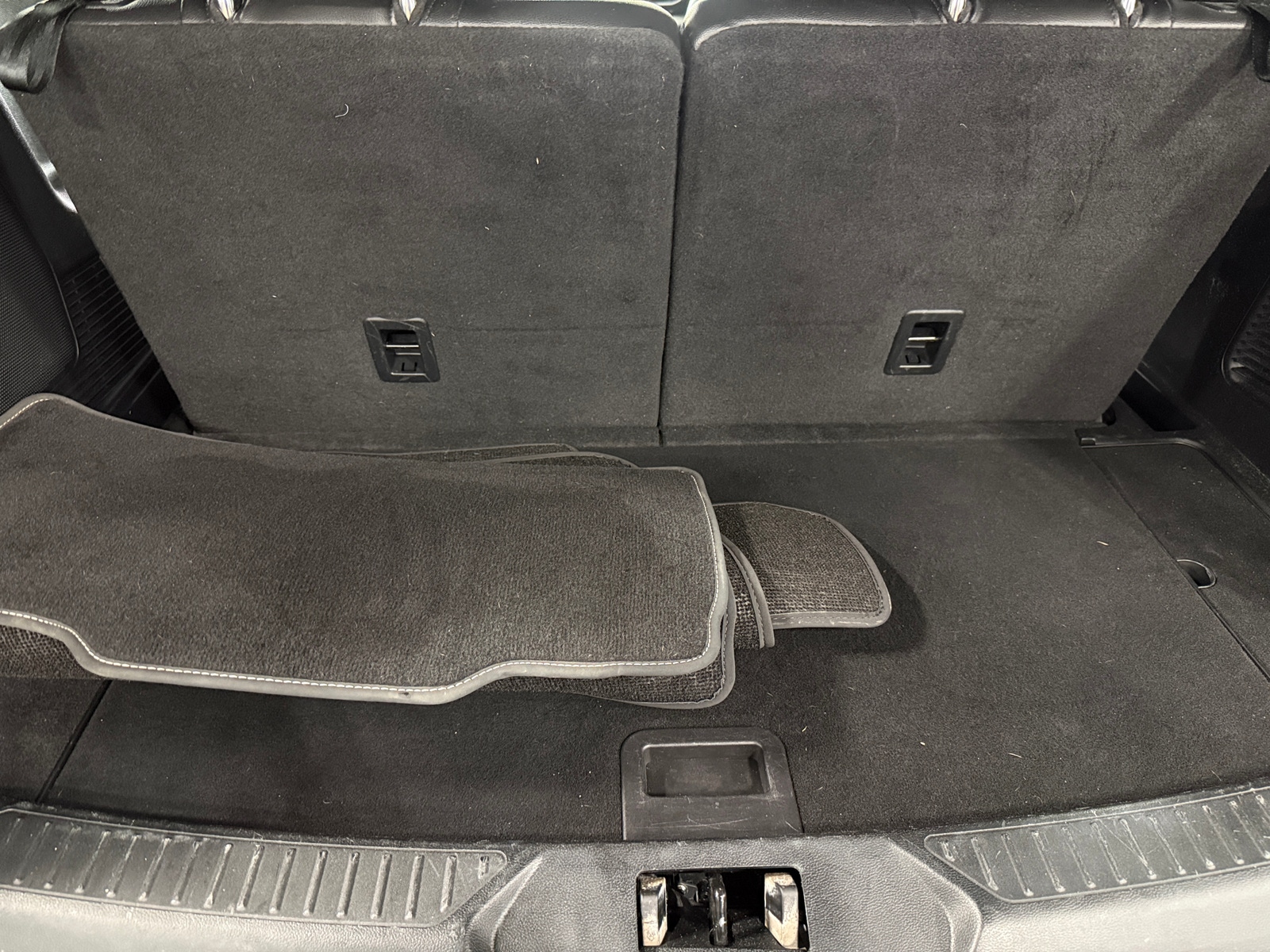 Thumbnail: 2022 Ford Explorer - 6