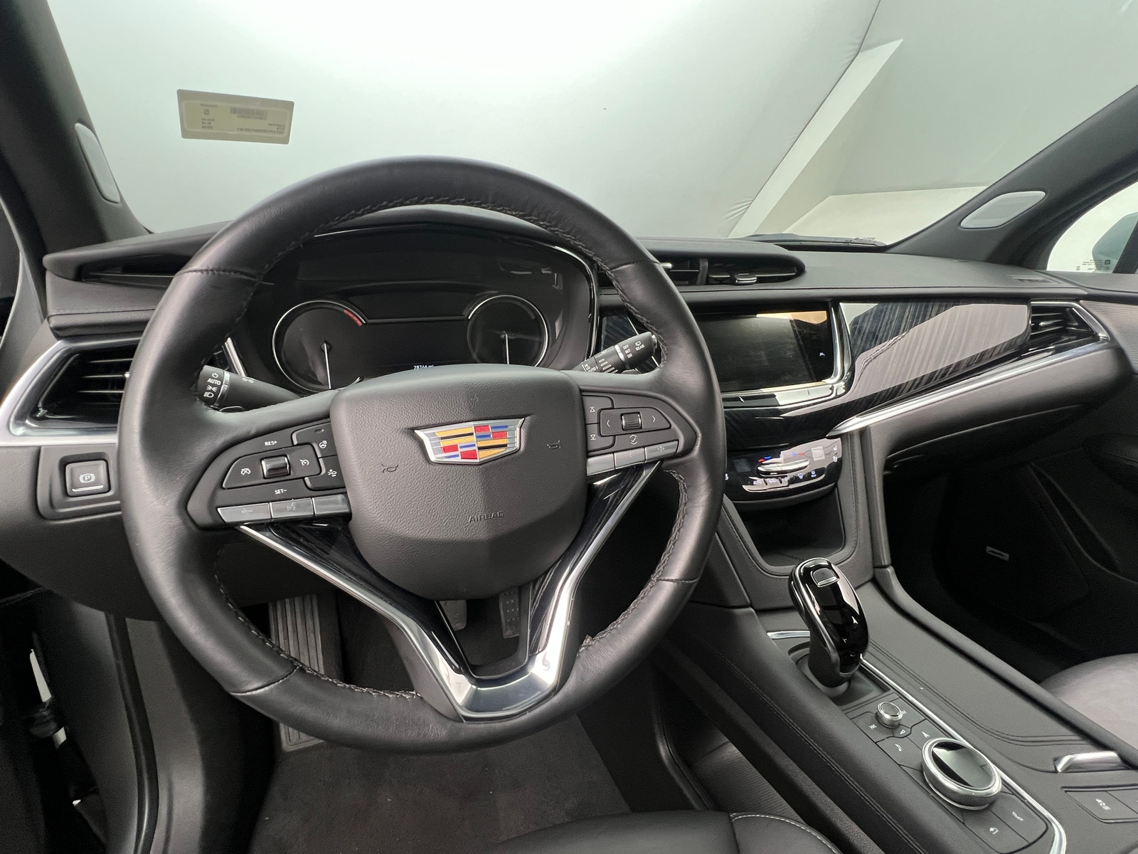 Thumbnail: 2025 Cadillac XT6 - 2