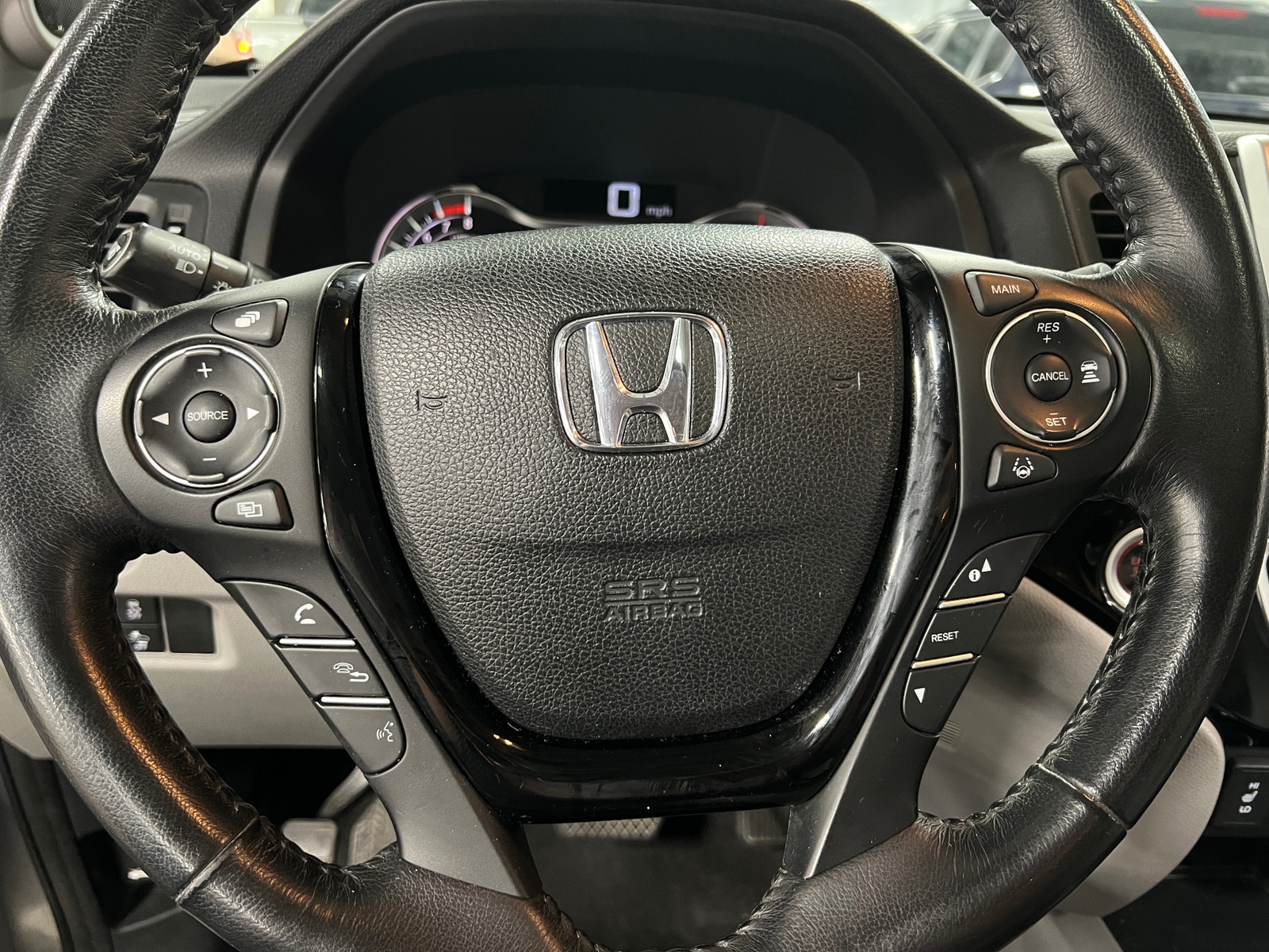 Thumbnail: 2016 Honda Pilot - 4