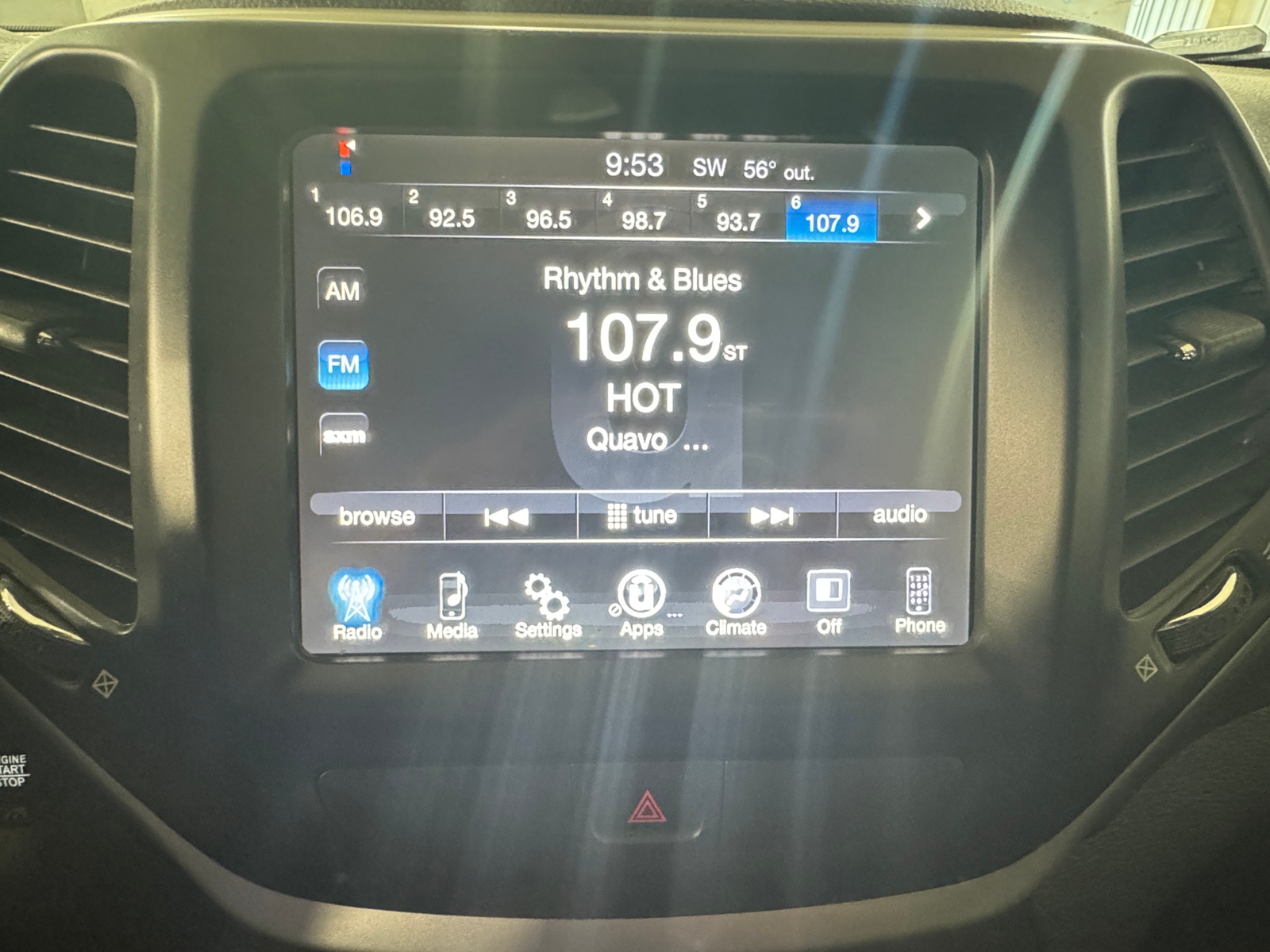 Thumbnail: 2018 Jeep Cherokee - 3