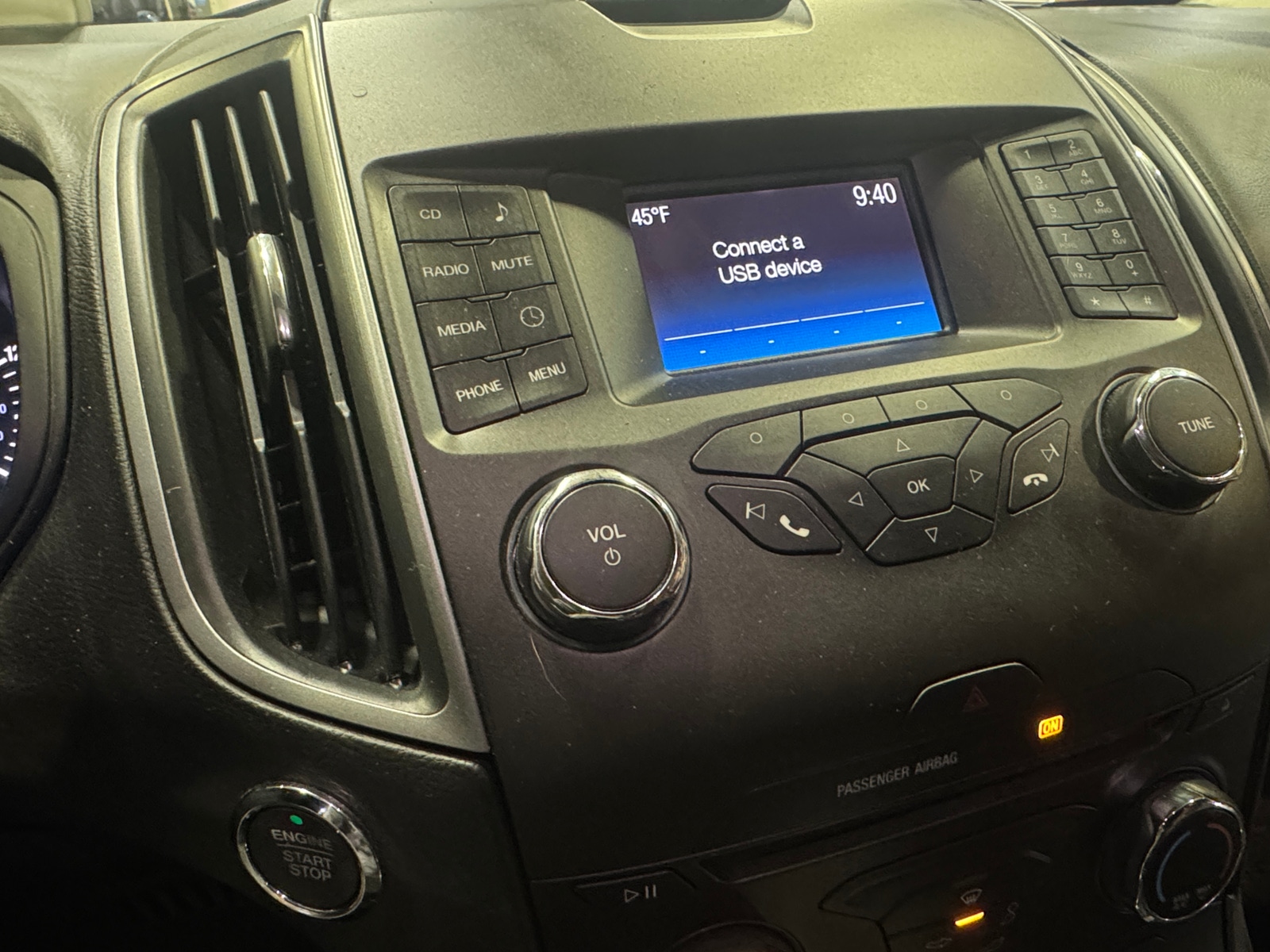 Thumbnail: 2017 Ford Edge - 4