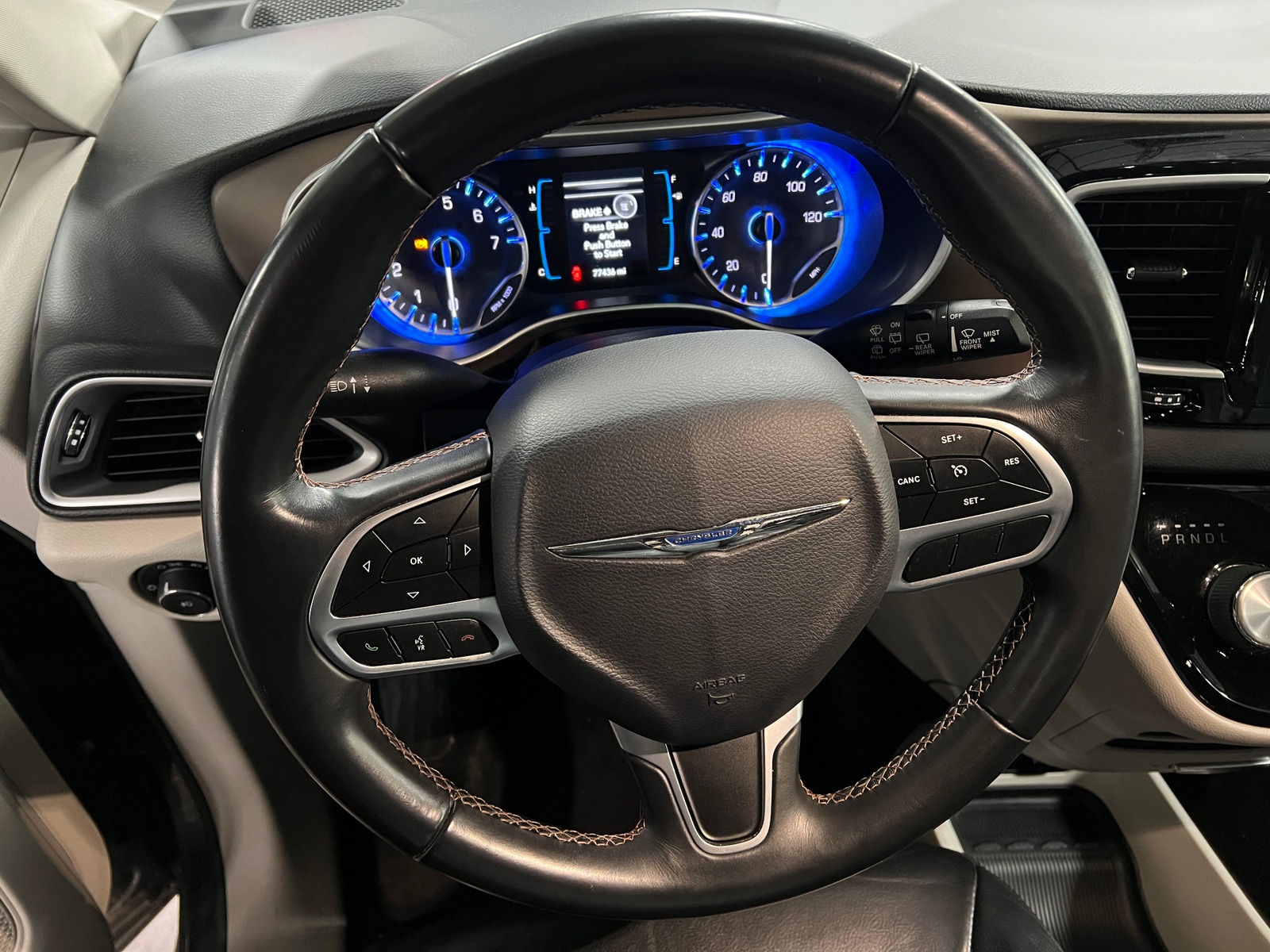 Thumbnail: 2017 Chrysler Pacifica - 4