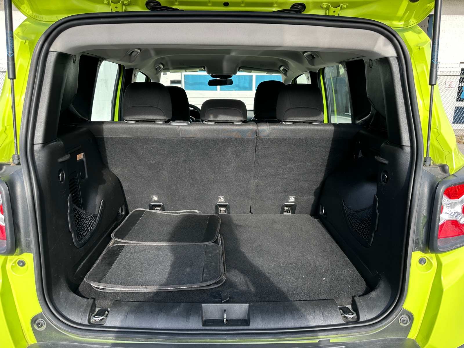 Thumbnail: 2018 Jeep Renegade - 7