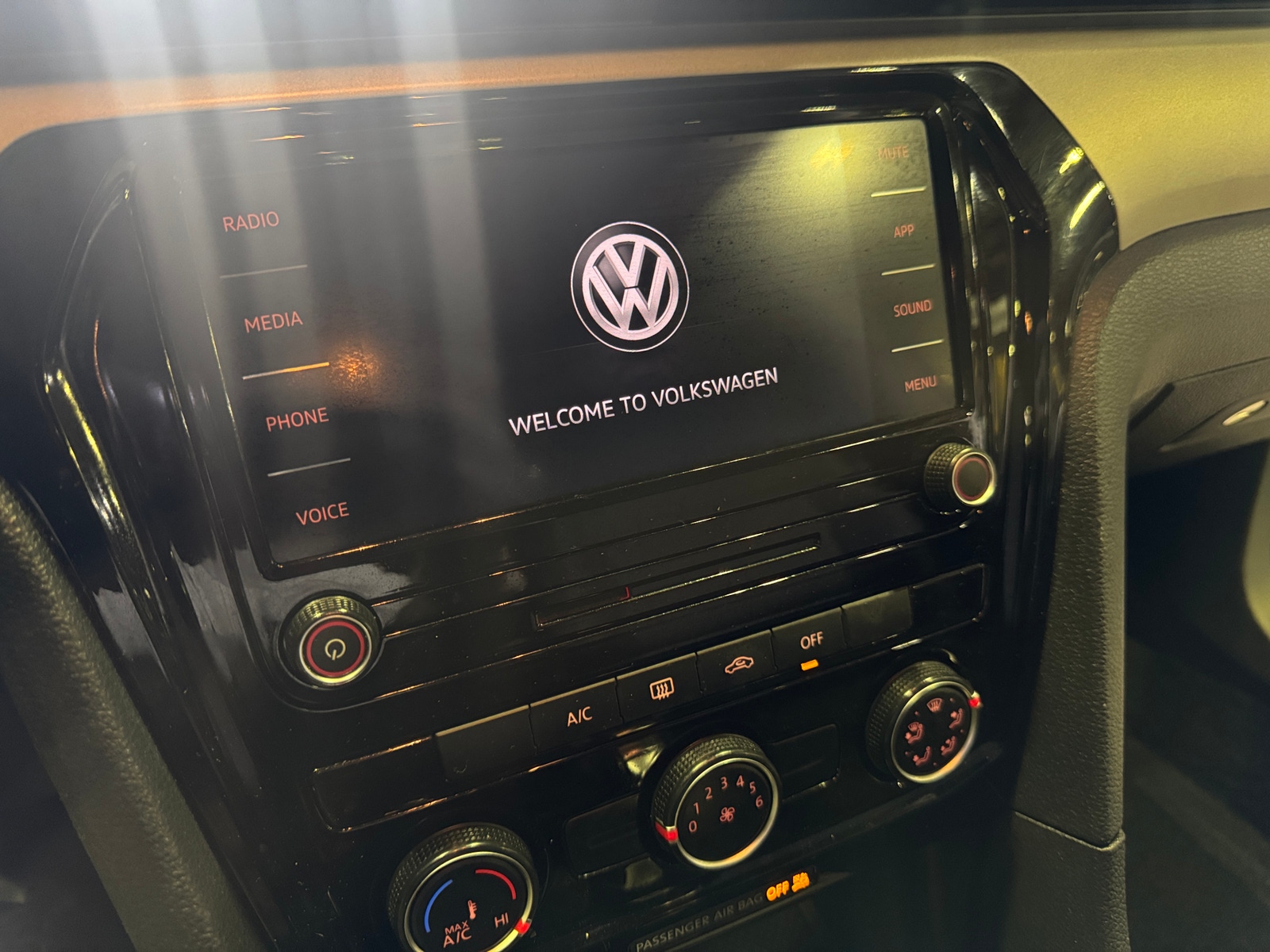 Thumbnail: 2021 Volkswagen Passat - 4