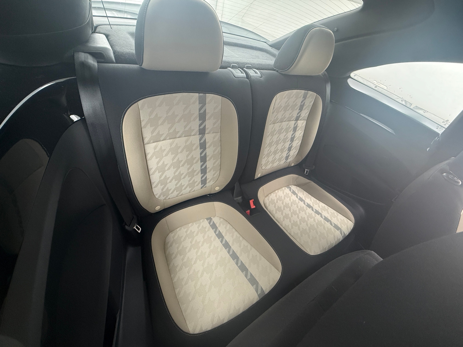 Thumbnail: 2018 Volkswagen Beetle - 6