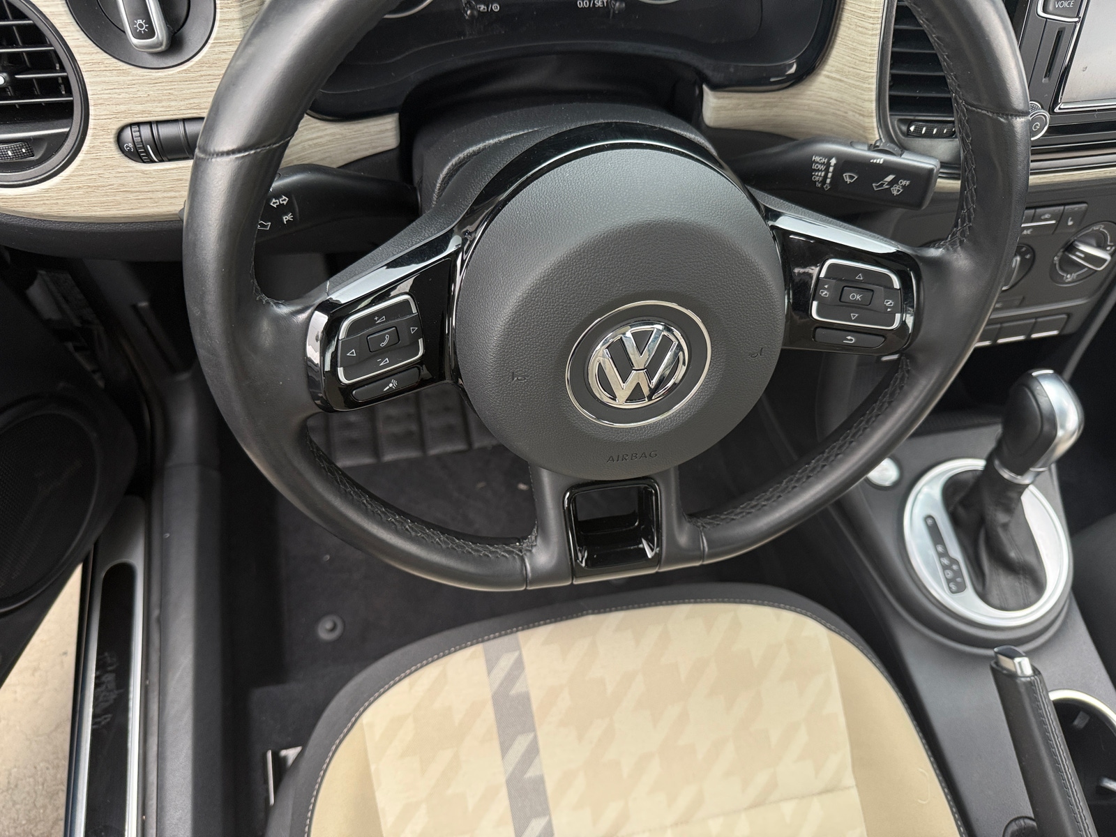 Thumbnail: 2018 Volkswagen Beetle - 5