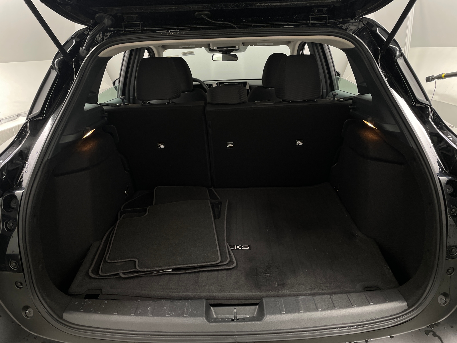 Thumbnail: 2025 Nissan Kicks - 7