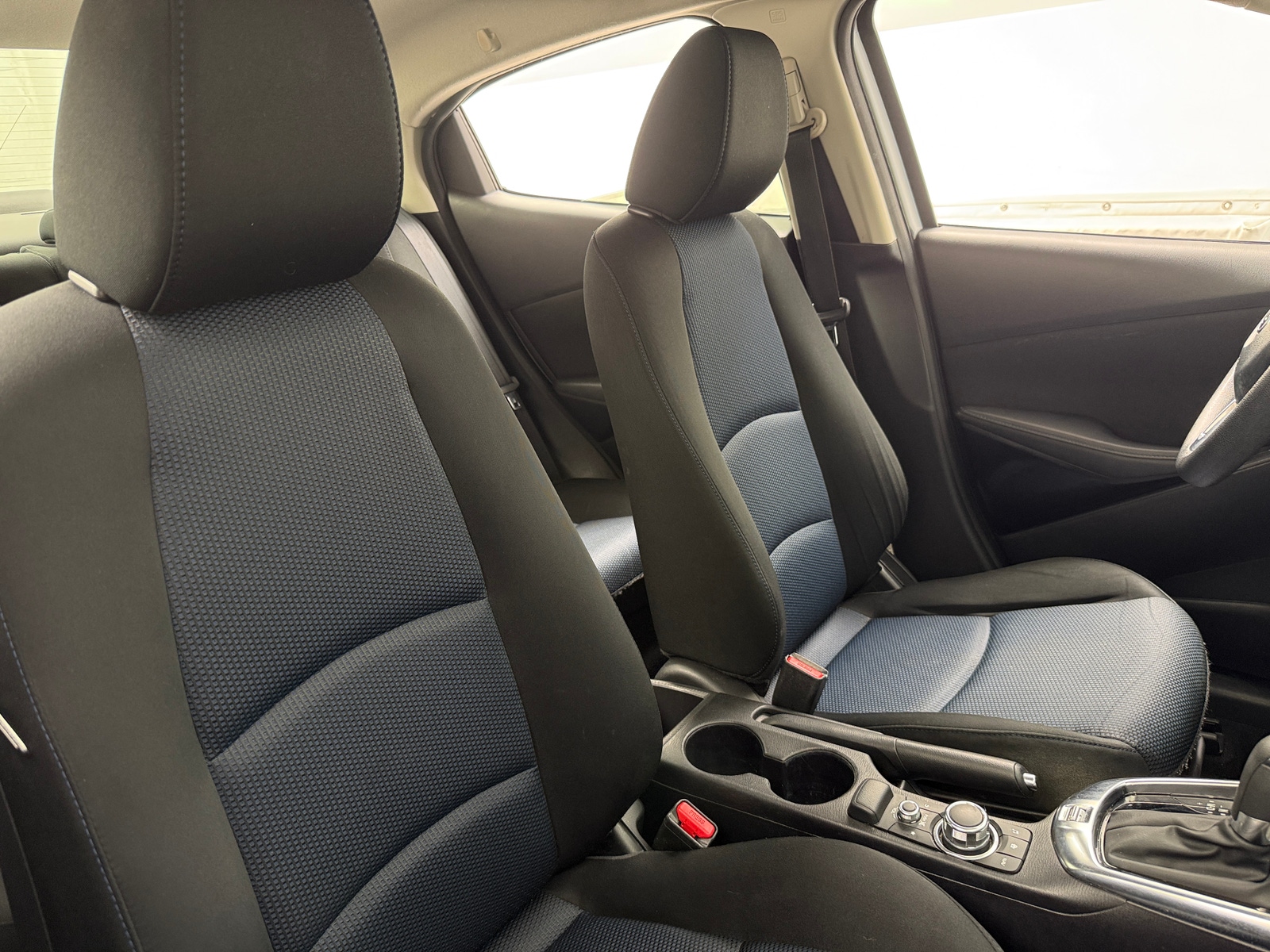 Thumbnail: 2017 Toyota Yaris iA - 2