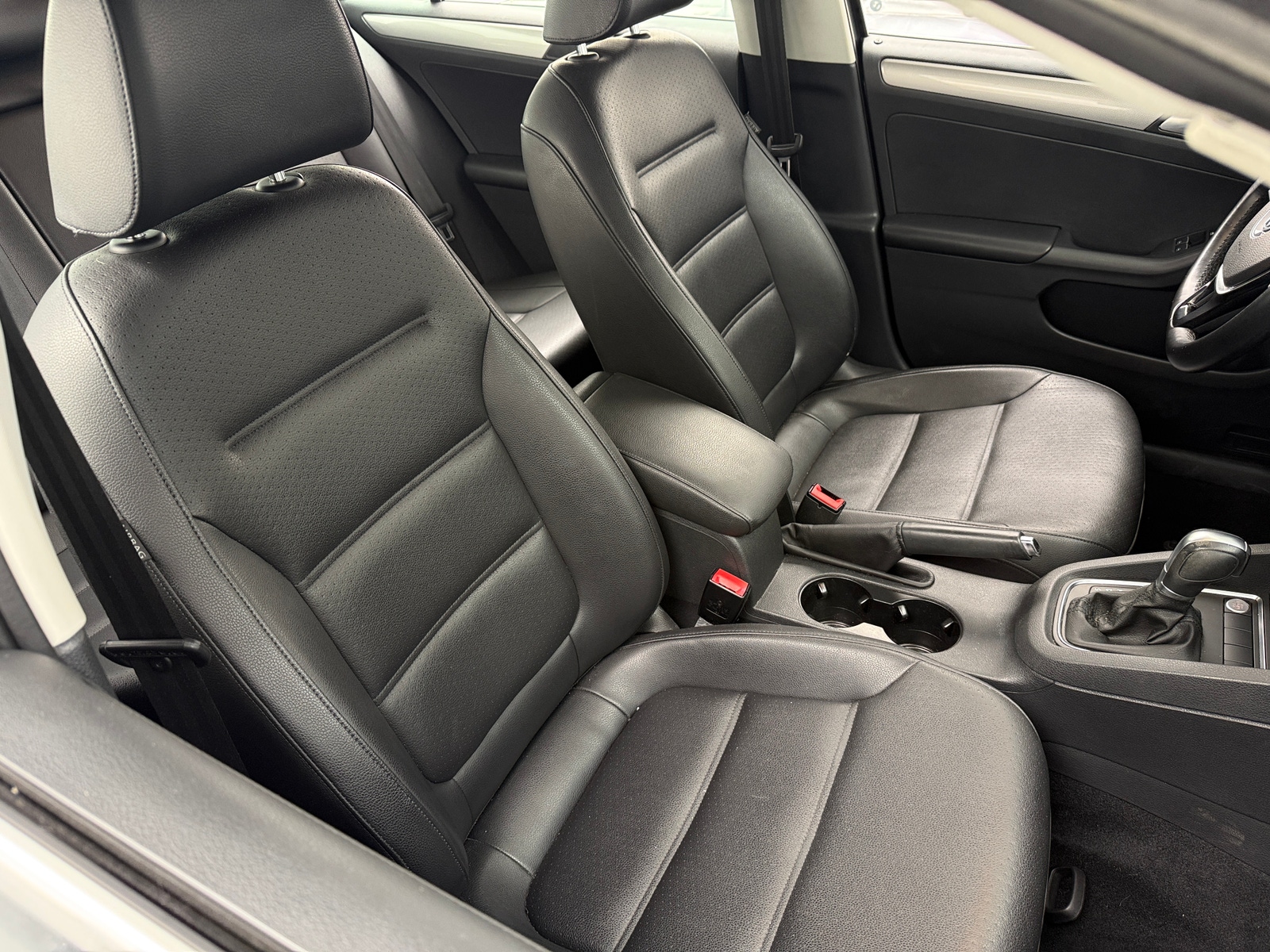 Thumbnail: 2015 Volkswagen Jetta - 2