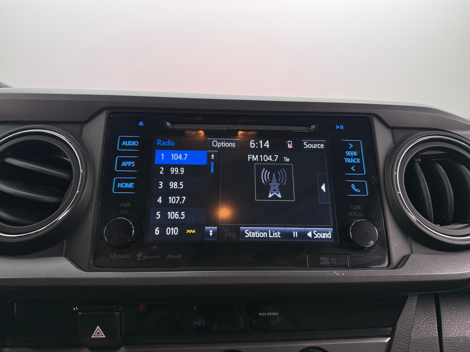 Thumbnail: 2018 Toyota Tacoma - 4