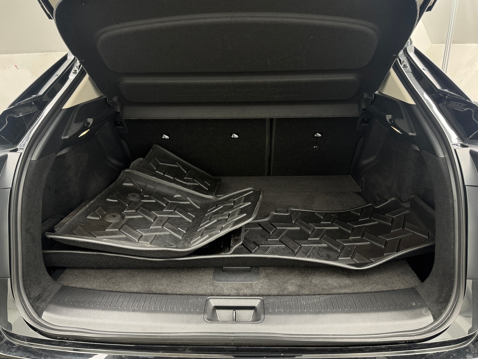 Thumbnail: 2023 Nissan Ariya - 6