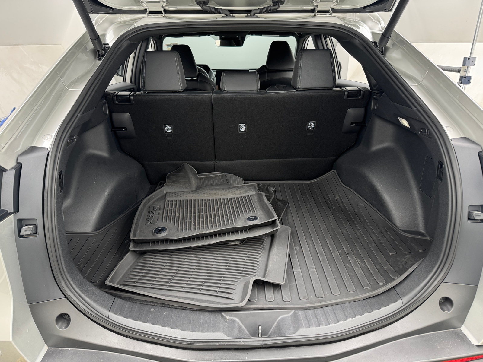 Thumbnail: 2025 Toyota bZ4X - 6