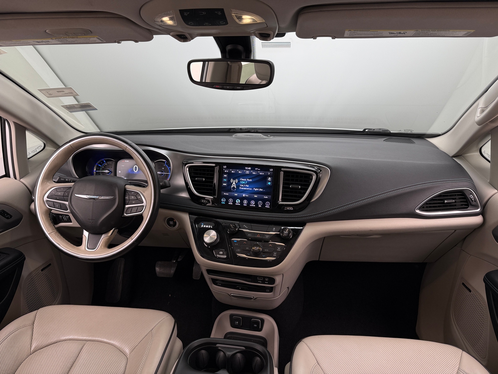 Thumbnail: 2019 Chrysler Pacifica - 2