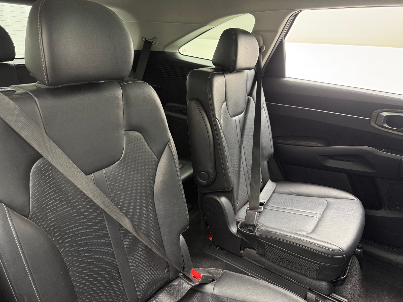 Thumbnail: 2023 Kia Sorento - 5