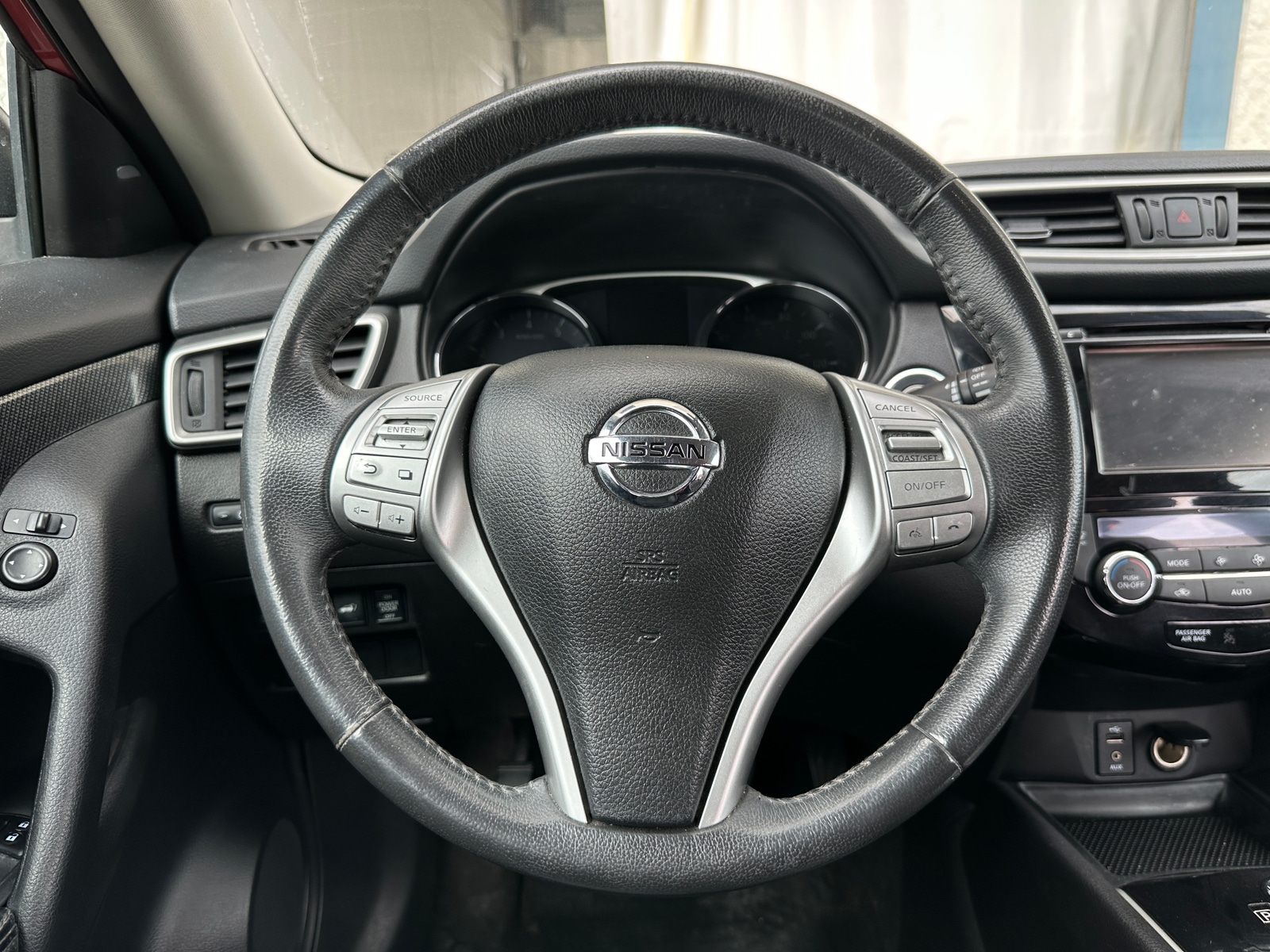 Thumbnail: 2015 Nissan Rogue - 4