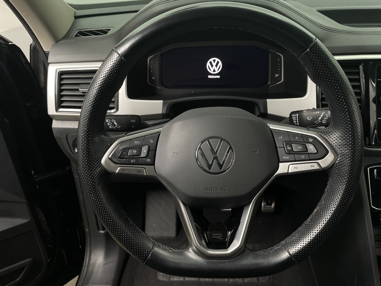 Thumbnail: 2022 Volkswagen Atlas - 4