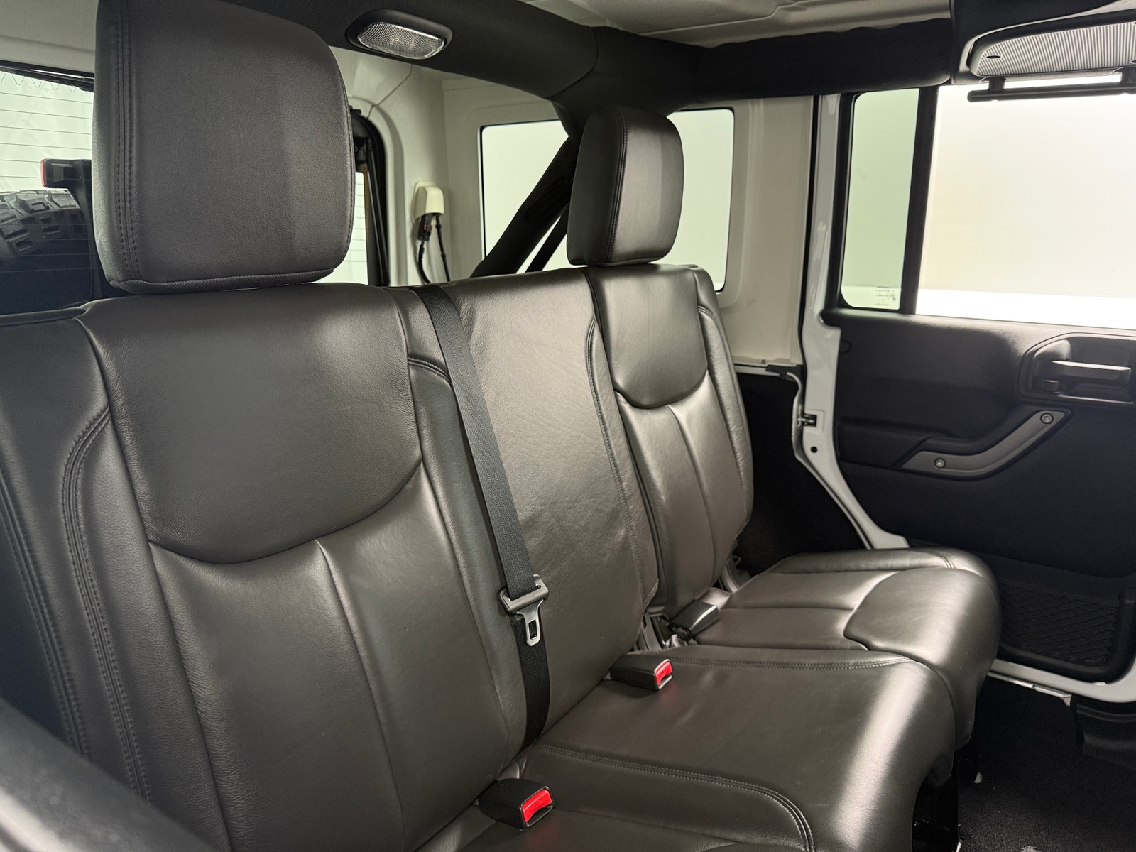 Thumbnail: 2017 Jeep Wrangler - 6