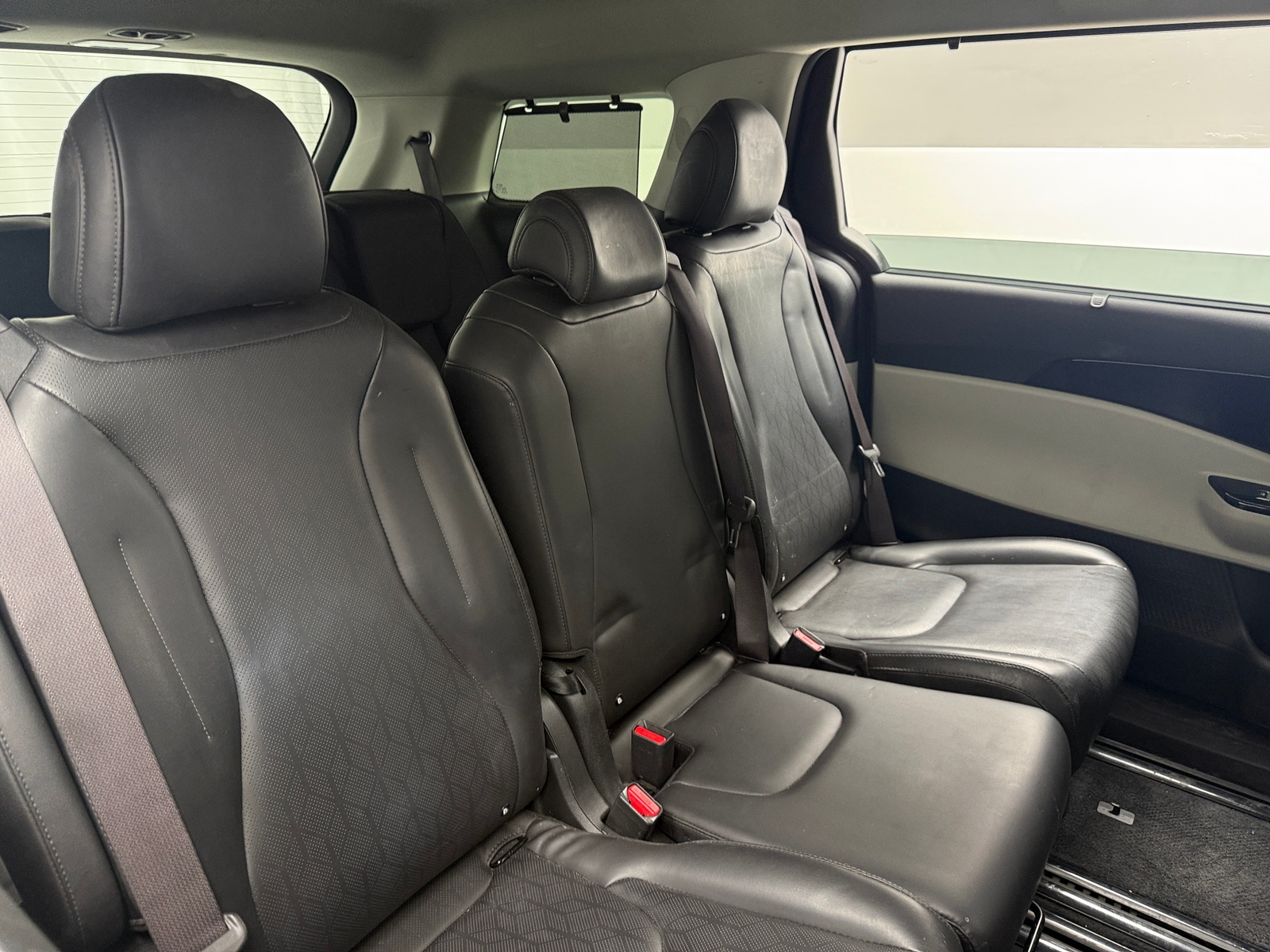 Thumbnail: 2023 Kia Carnival - 5