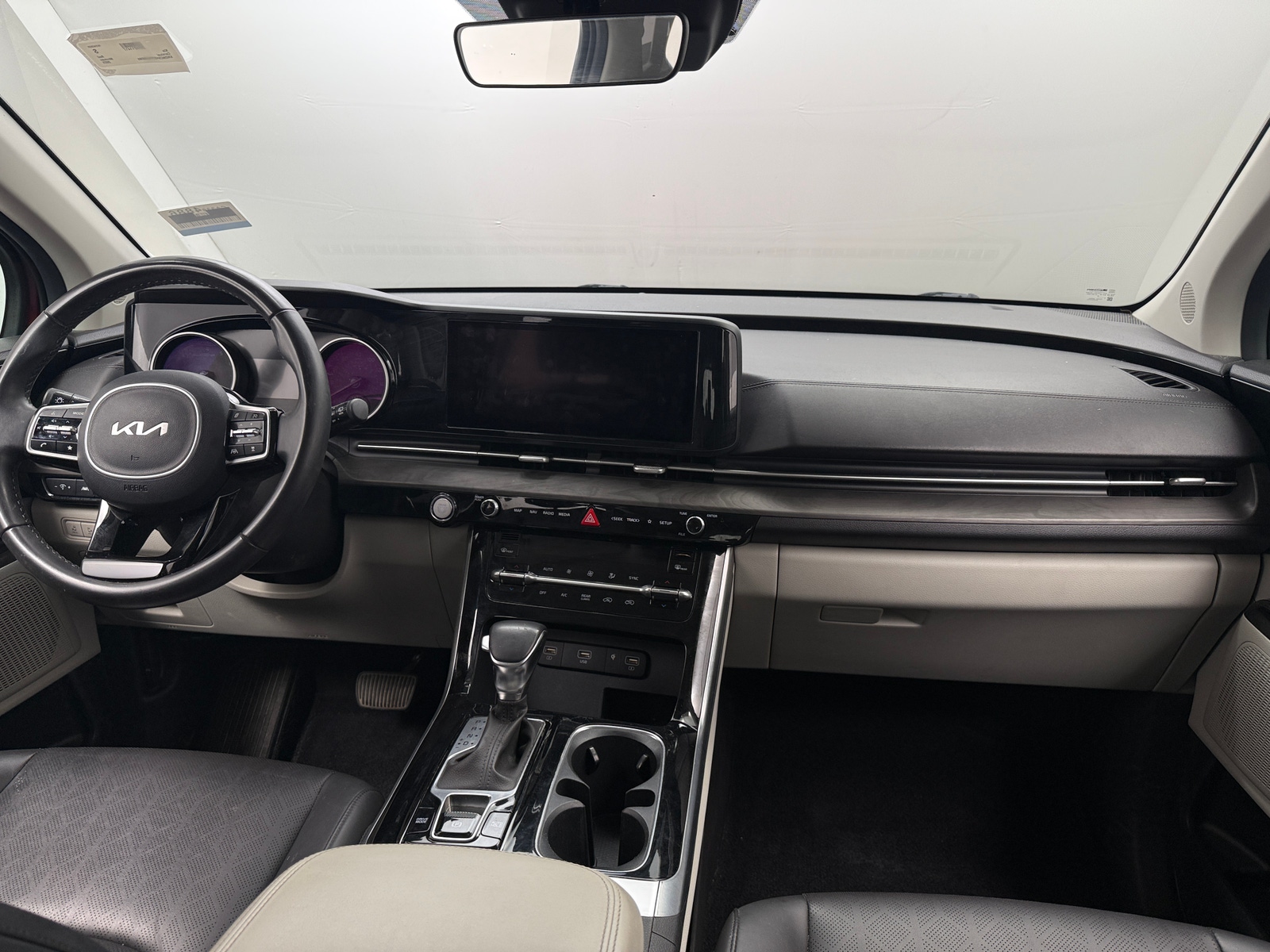 Thumbnail: 2023 Kia Carnival - 2