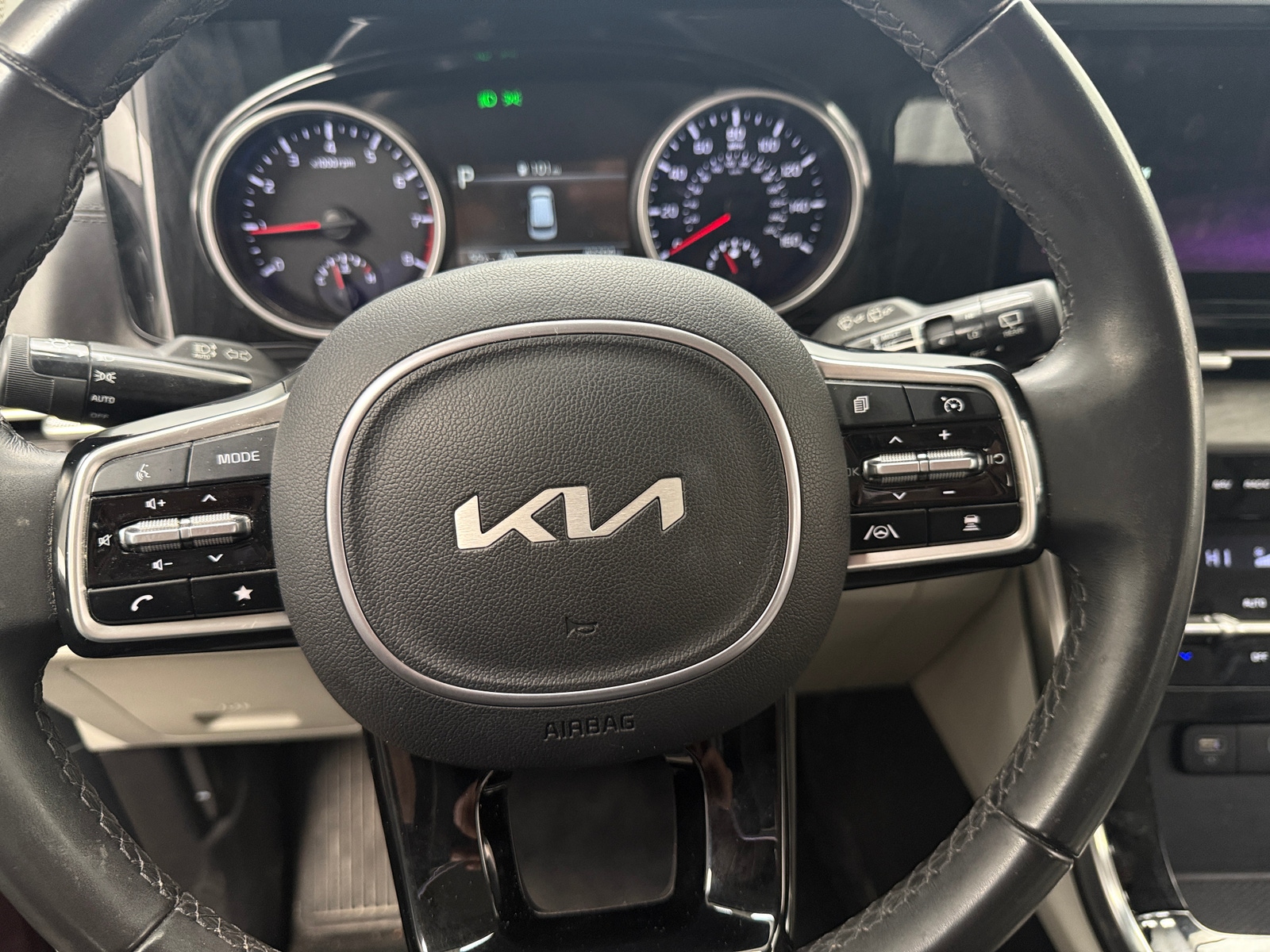 Thumbnail: 2023 Kia Carnival - 4