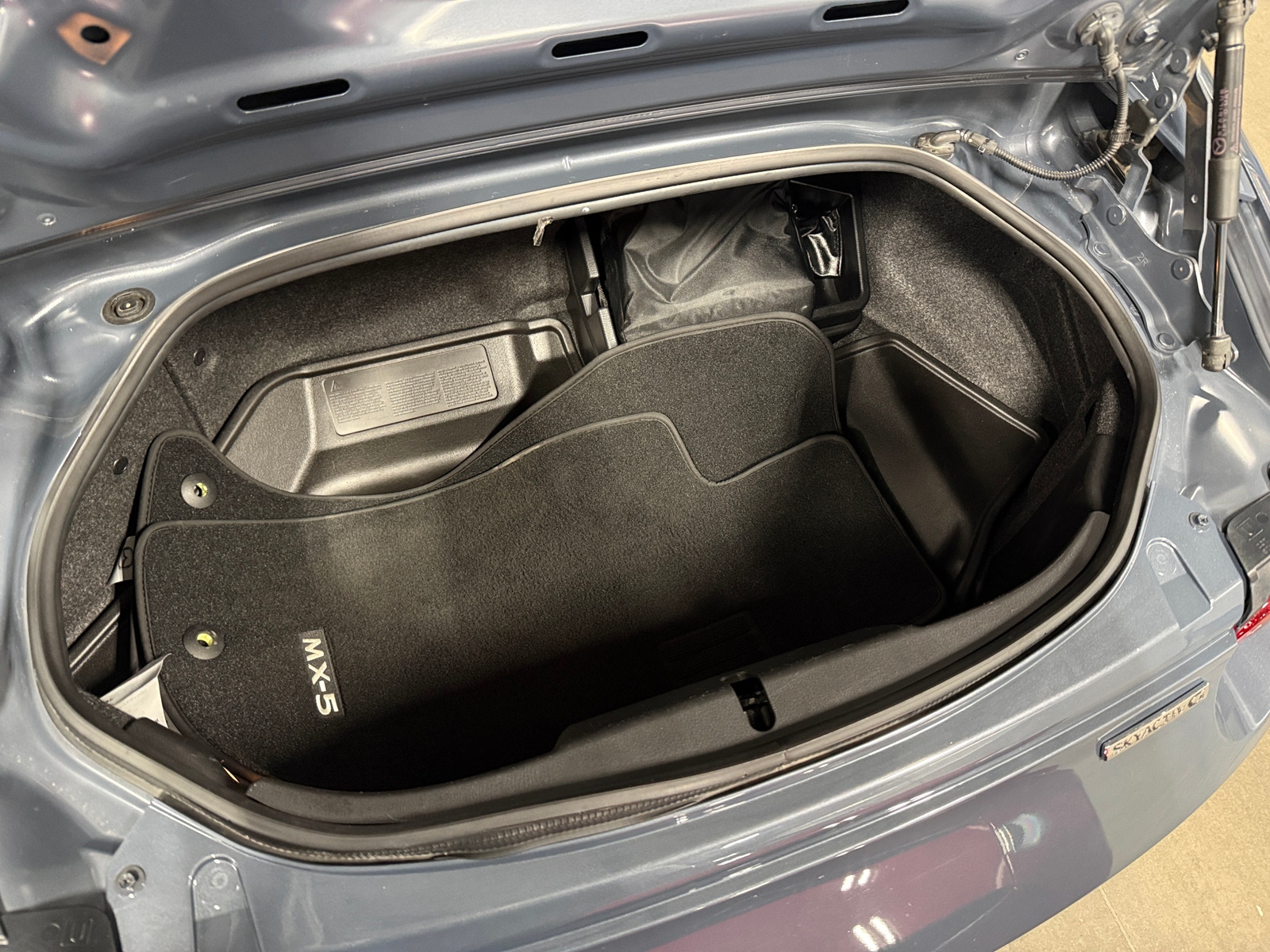 Thumbnail: 2021 Mazda MX-5 Miata - 5