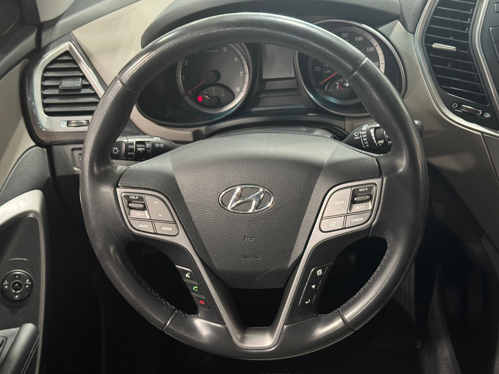 Thumbnail: 2014 Hyundai Santa Fe - 5