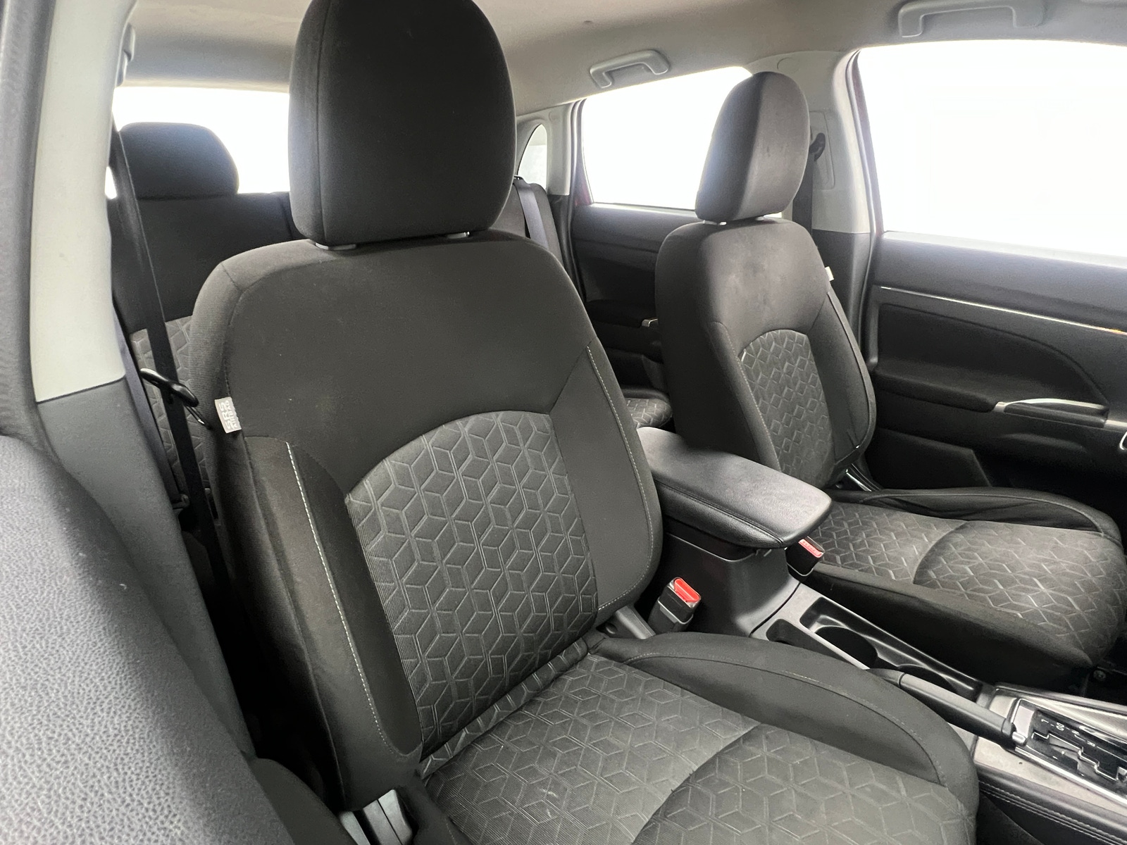 Thumbnail: 2020 Mitsubishi Outlander Sport - 2