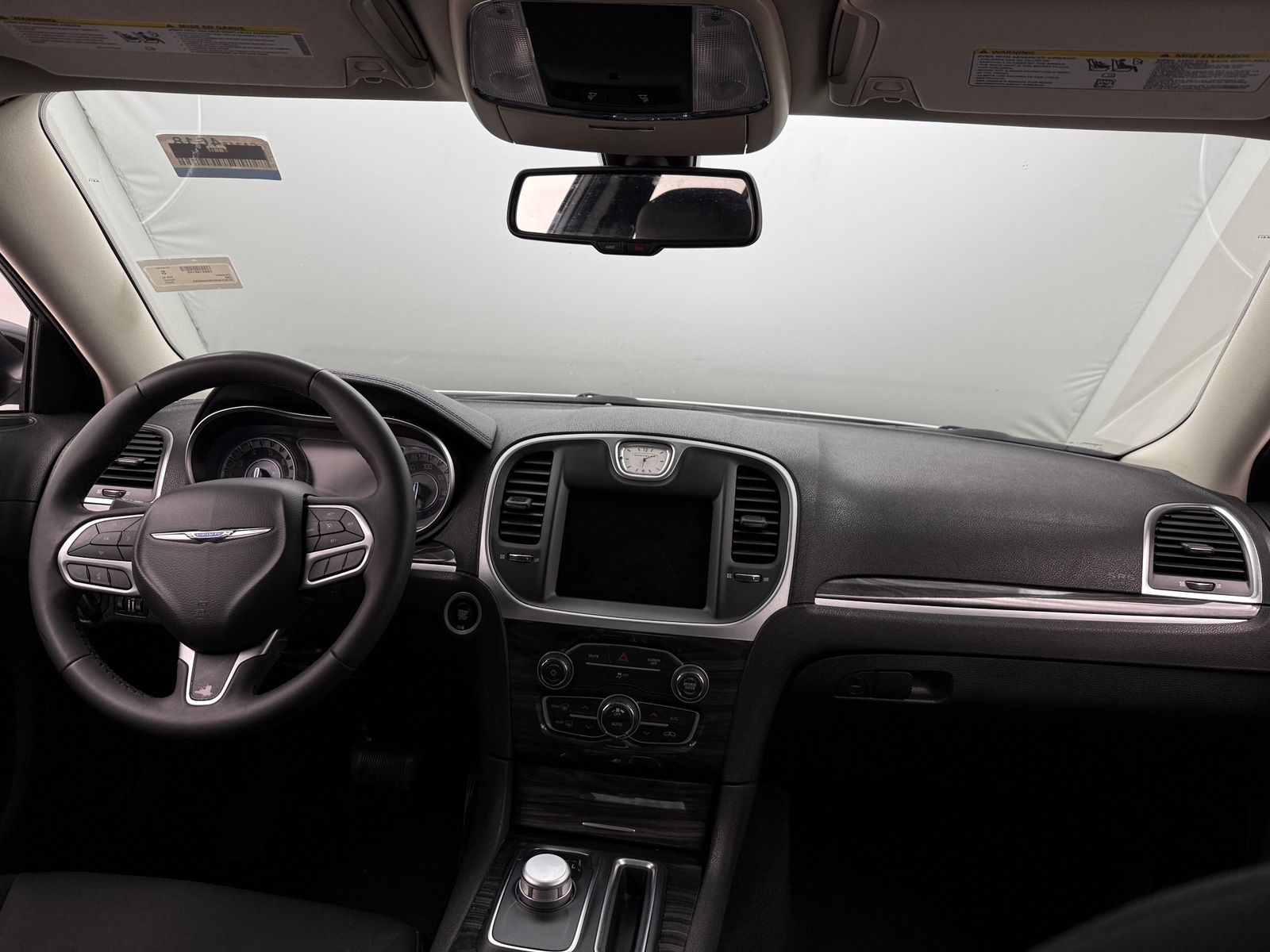 Thumbnail: 2022 Chrysler 300 - 3