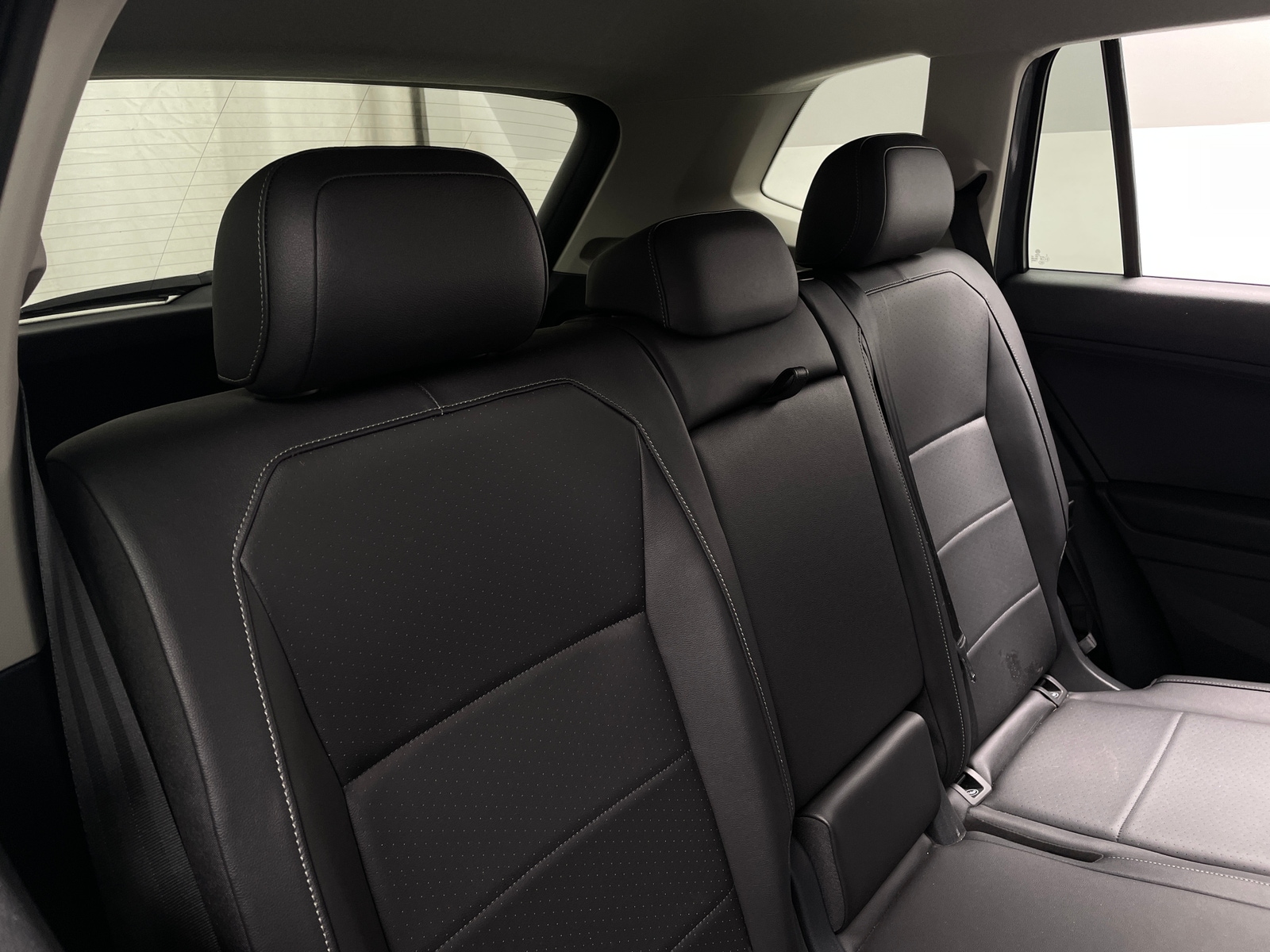 Thumbnail: 2018 Volkswagen Tiguan - 5