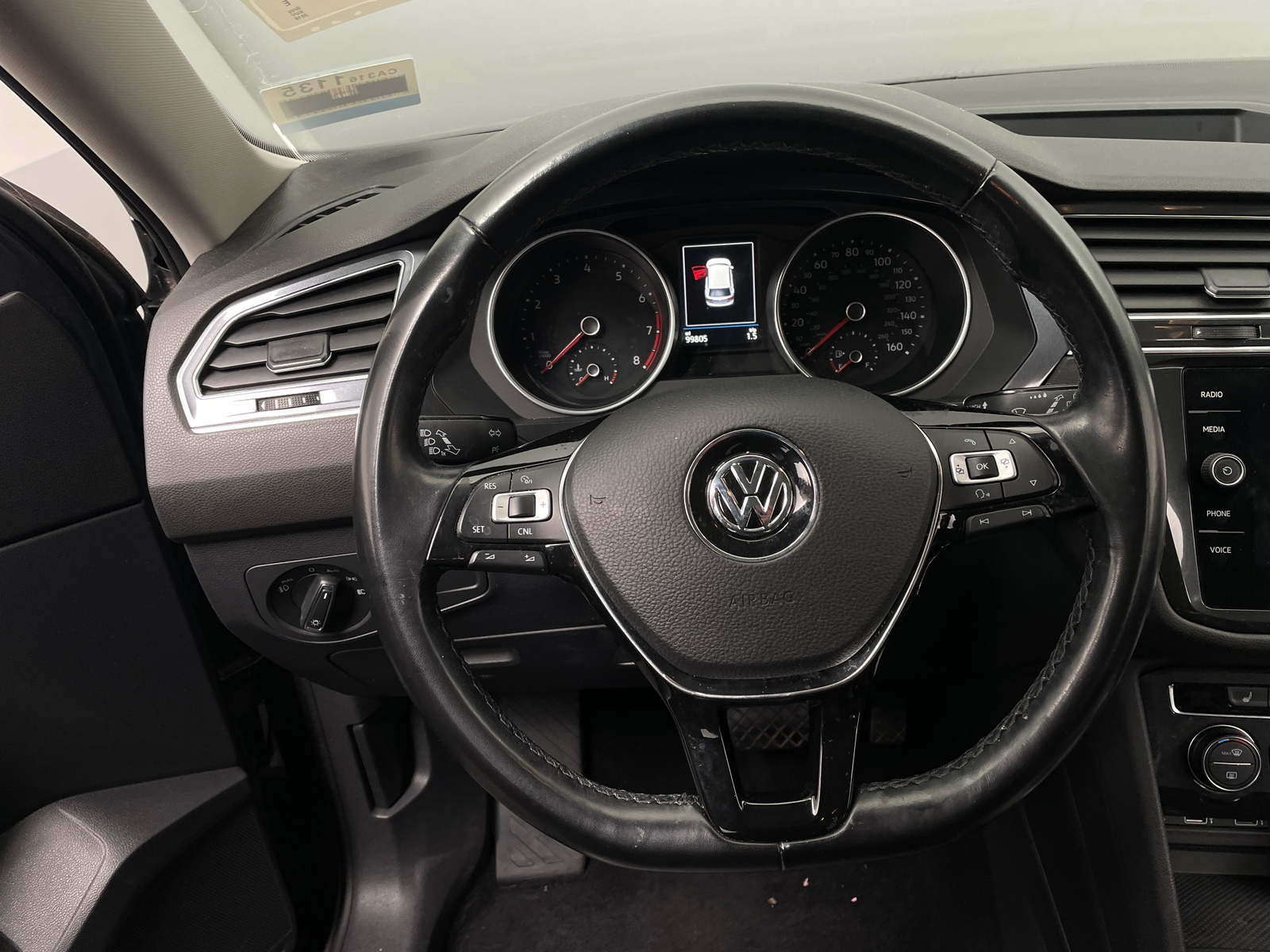 Thumbnail: 2018 Volkswagen Tiguan - 4