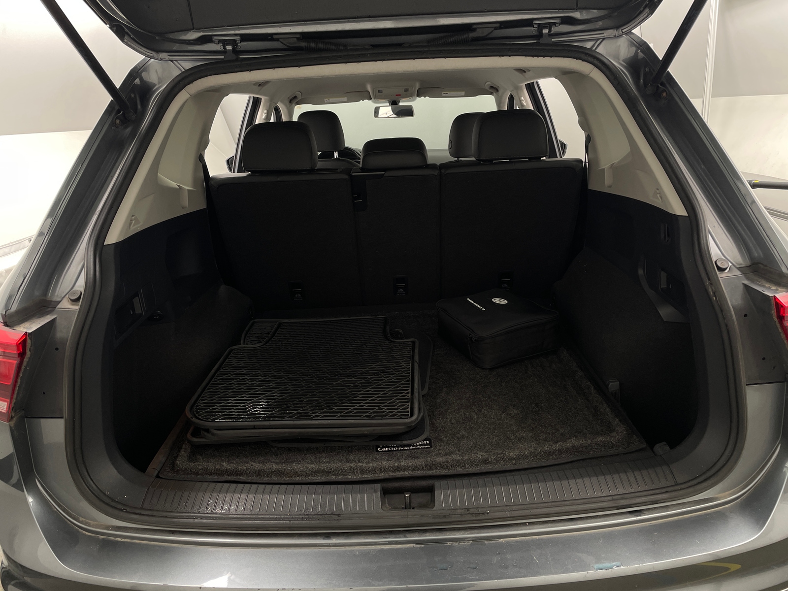 Thumbnail: 2018 Volkswagen Tiguan - 6