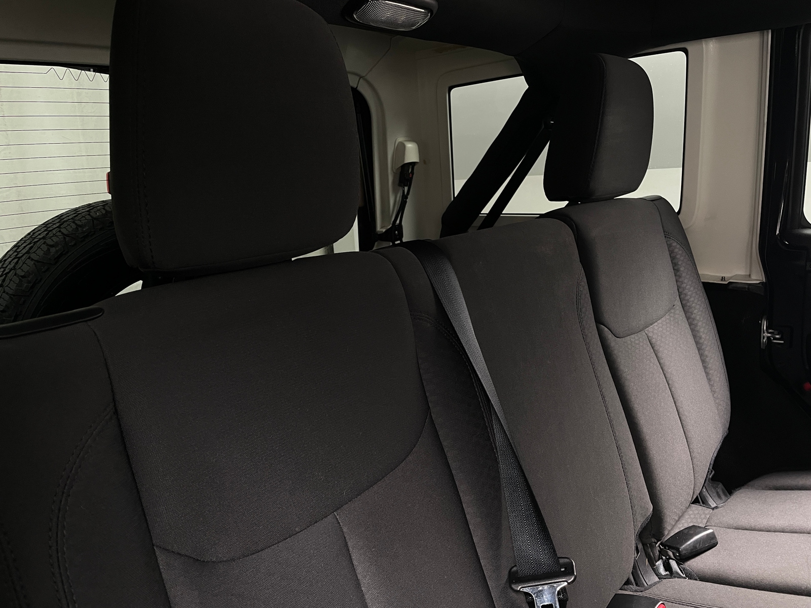 Thumbnail: 2016 Jeep Wrangler - 6