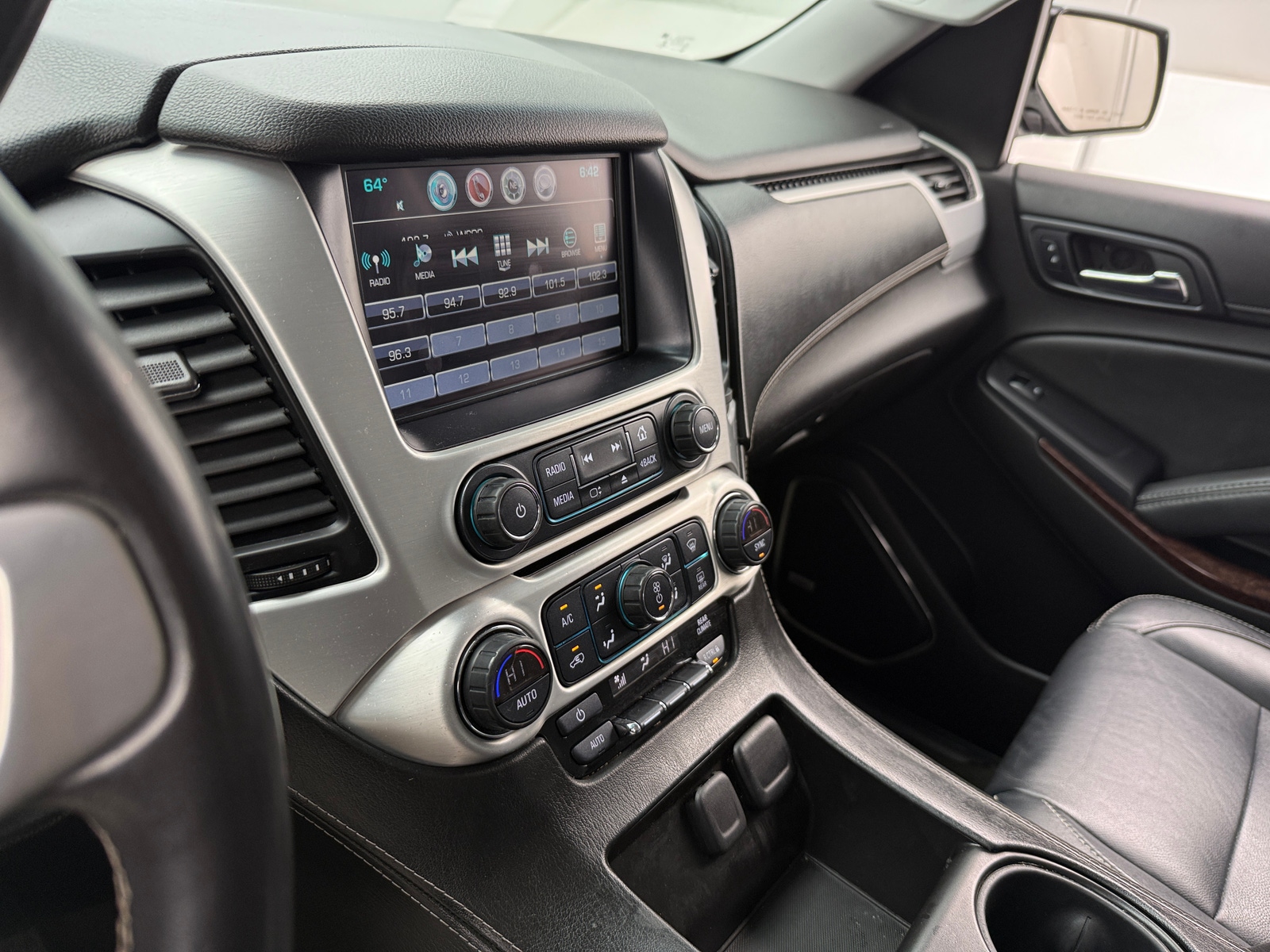 Thumbnail: 2017 GMC Yukon - 4