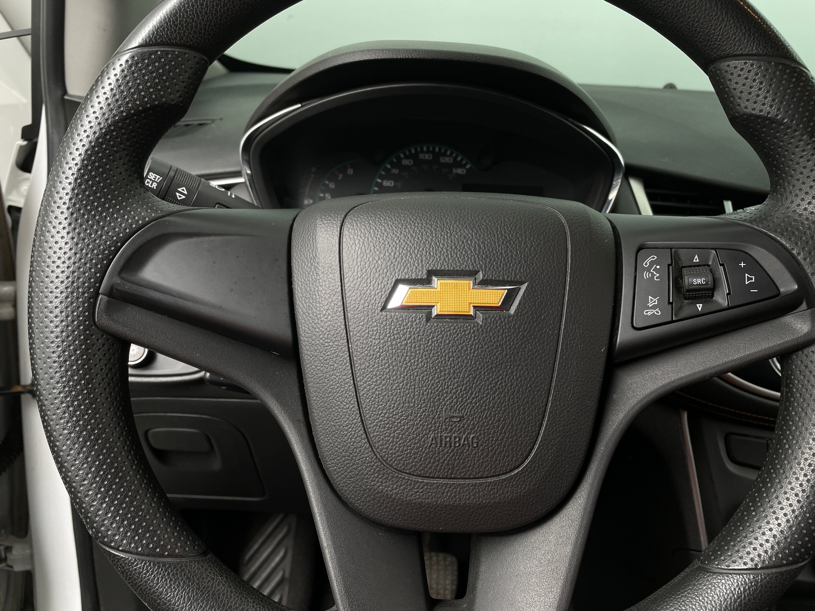 Thumbnail: 2017 Chevrolet Trax - 5