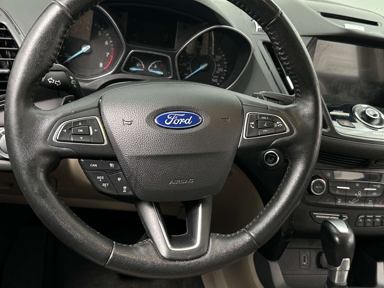 Thumbnail: 2017 Ford Escape - 4