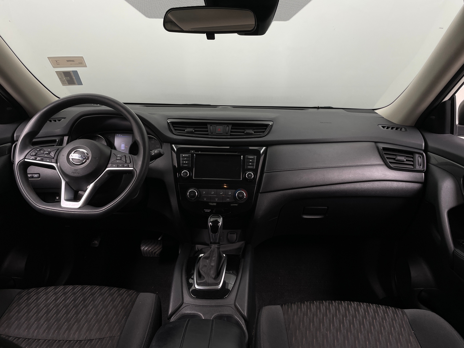 Thumbnail: 2020 Nissan Rogue - 3