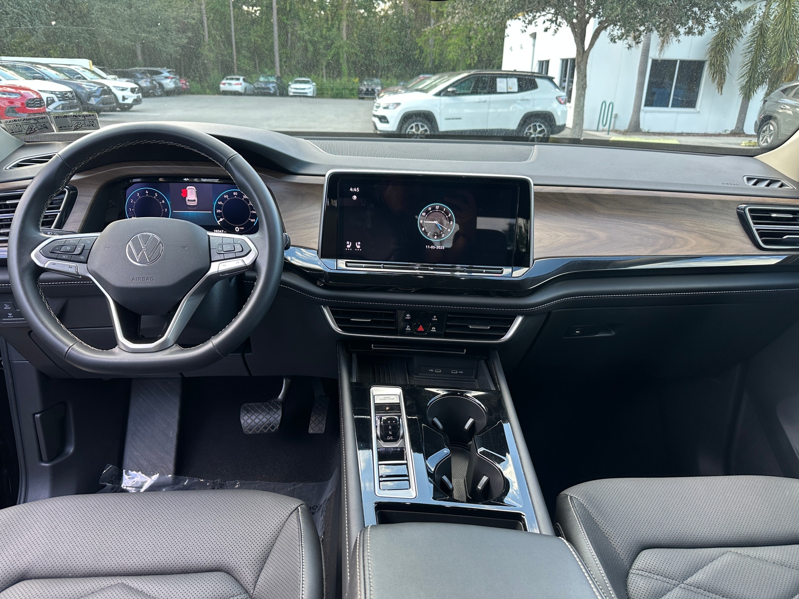 Thumbnail: 2025 Volkswagen Atlas - 3