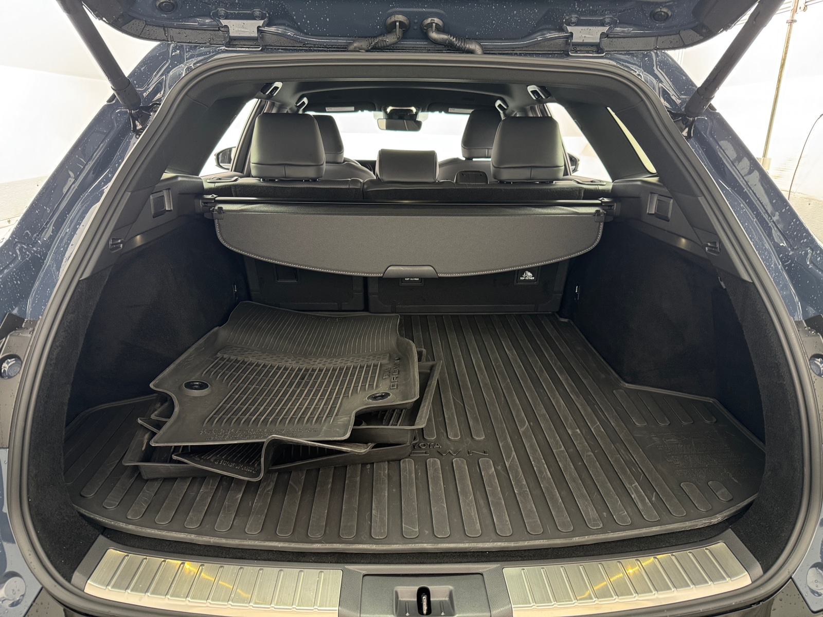 Thumbnail: 2025 Toyota Crown Signia - 6