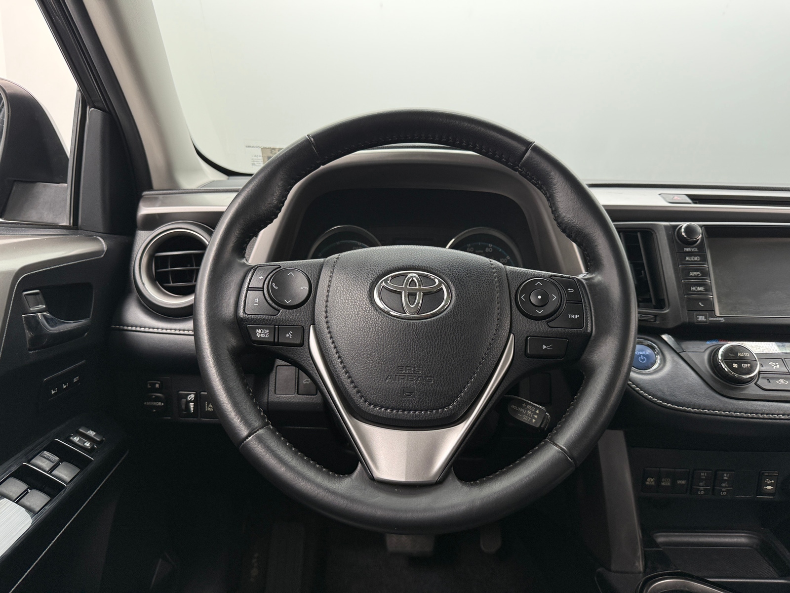 Thumbnail: 2018 Toyota RAV4 - 4