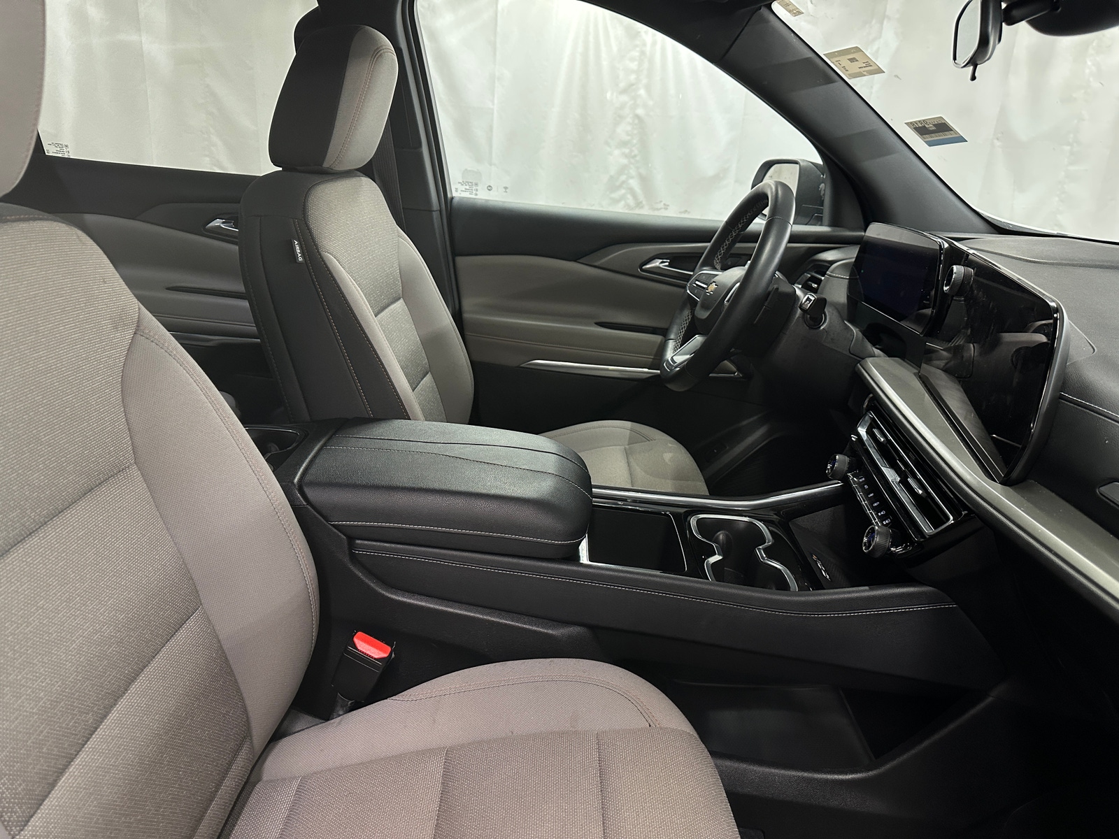 Thumbnail: 2025 Chevrolet Traverse - 2